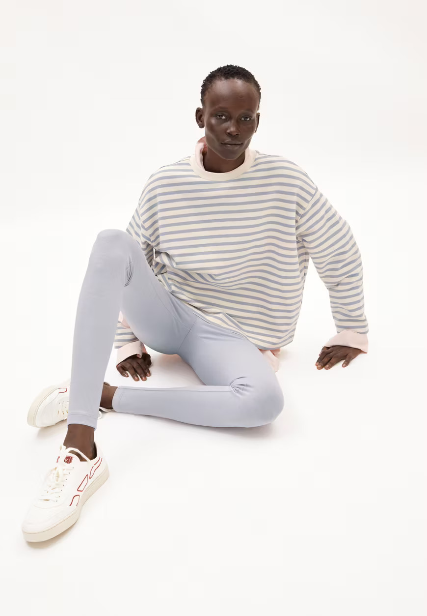 Sweat-Frankaa-maarlen-stripe-undyed-misty-morning-coton-biologique-Armed-Angels04