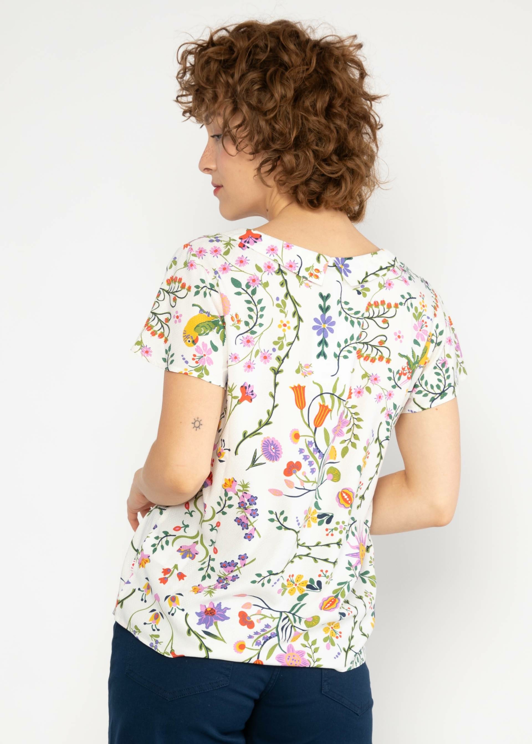 Blouse-feed-the-birds-flower-sun-and-moon-viscose-ecovero-blutsgeschwister03