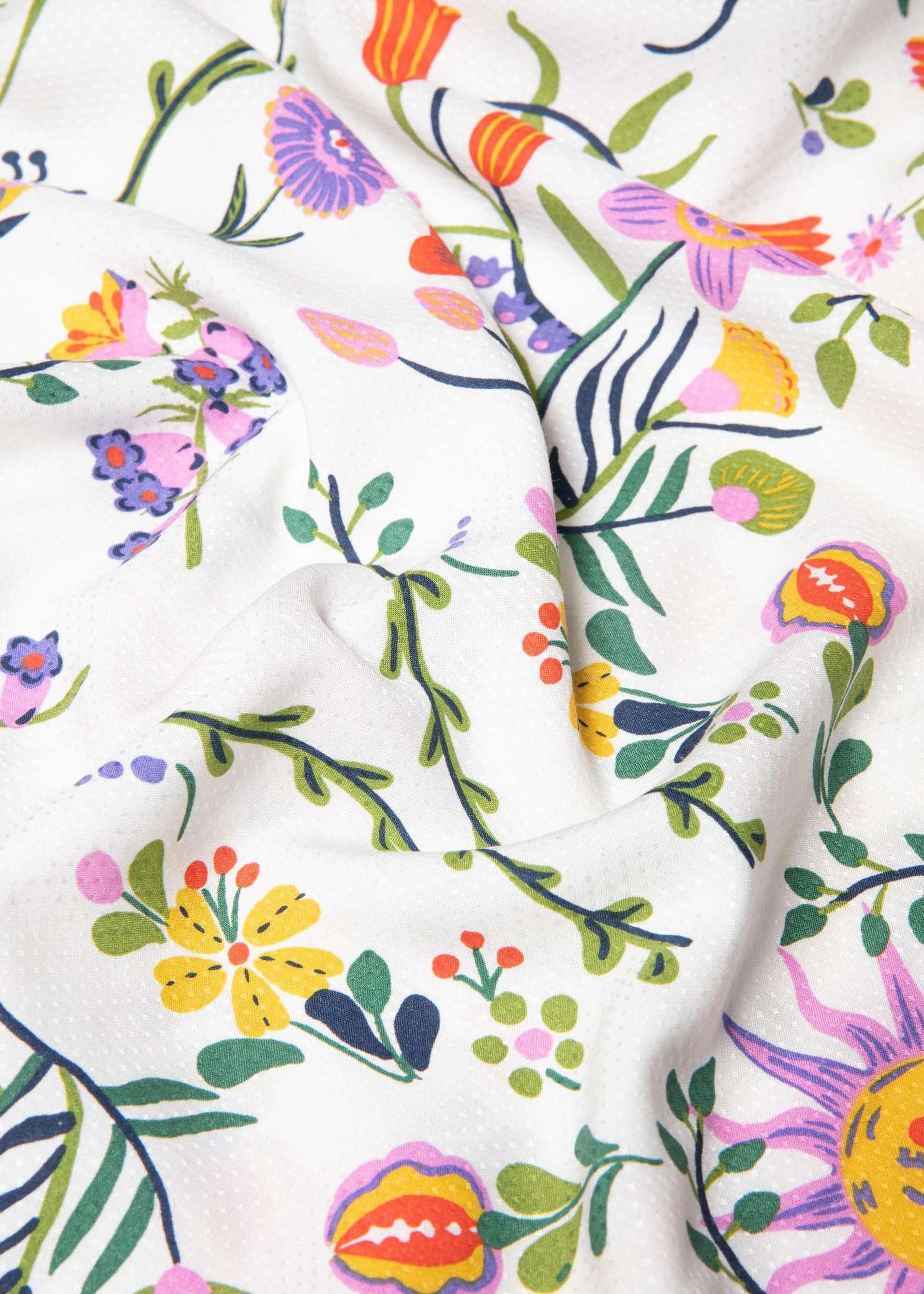 Blouse-feed-the-birds-flower-sun-and-moon-viscose-ecovero-blutsgeschwister02