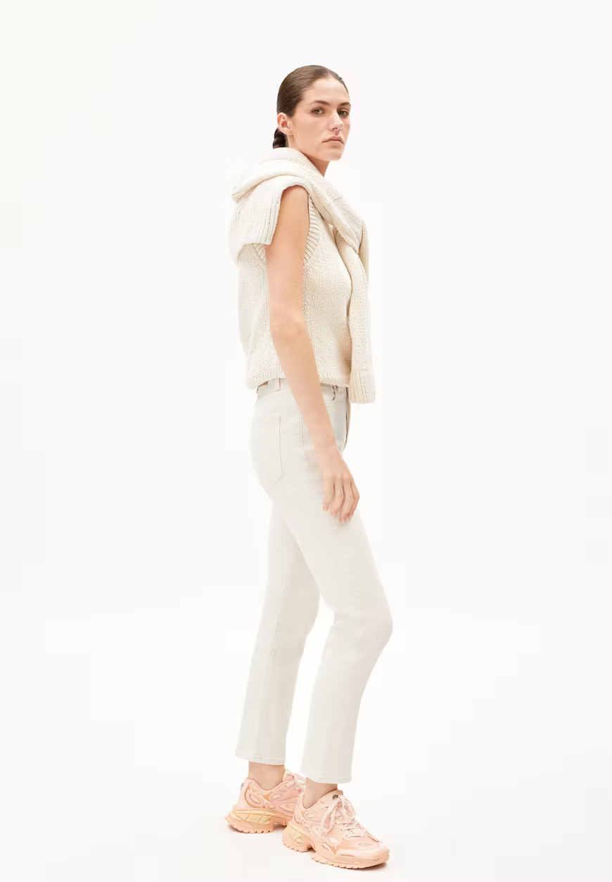 Jeans Lejaani - undyed - coton biologique et coton recyclé - Armed Angels 04