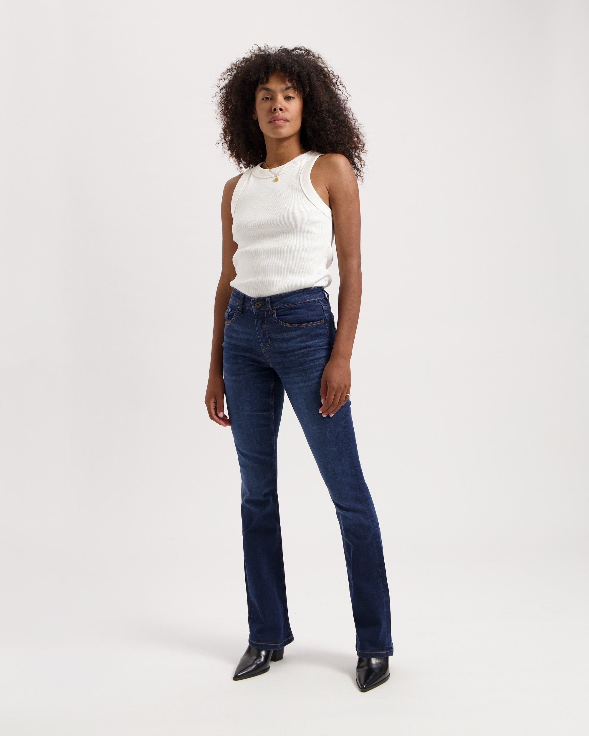 Jeans-Amy-DeepBlue-coton-biologique-tencel-Kuyichi06