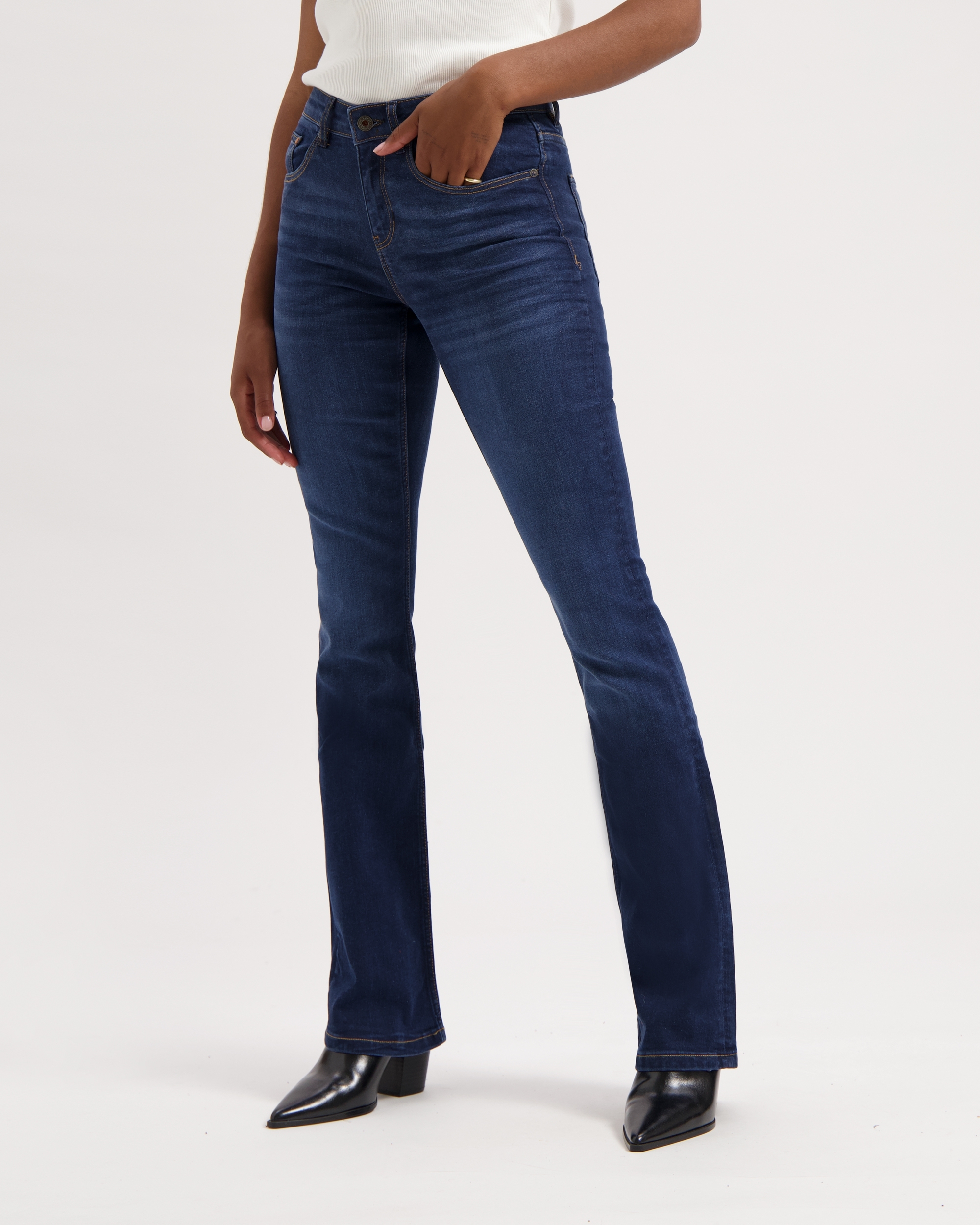 Jeans-Amy-DeepBlue-coton-biologique-tencel-Kuyichi03