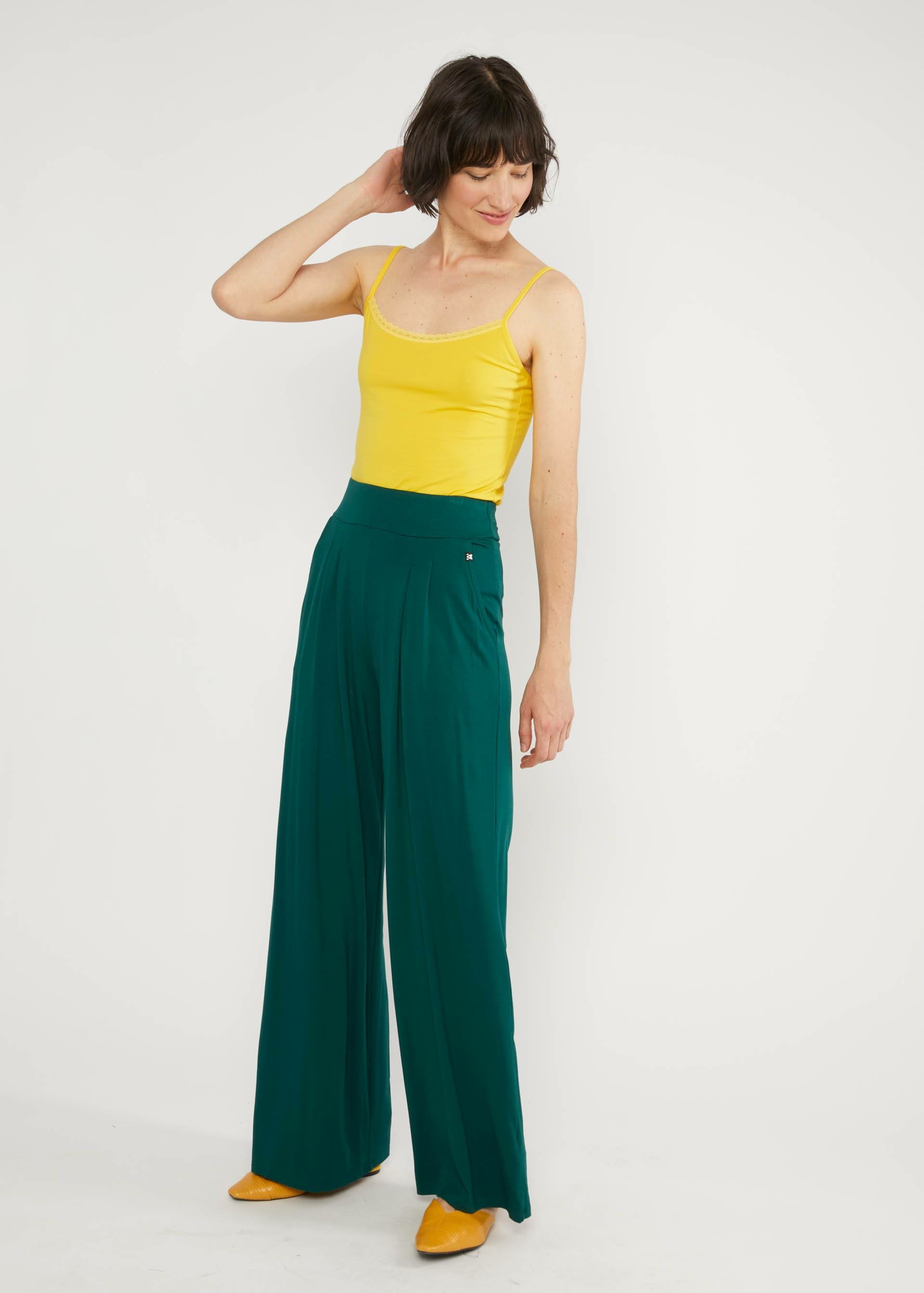 Pantalon-dressed-for-success-dense-forest-green-viscose-ecovero-blutsgeschwister05