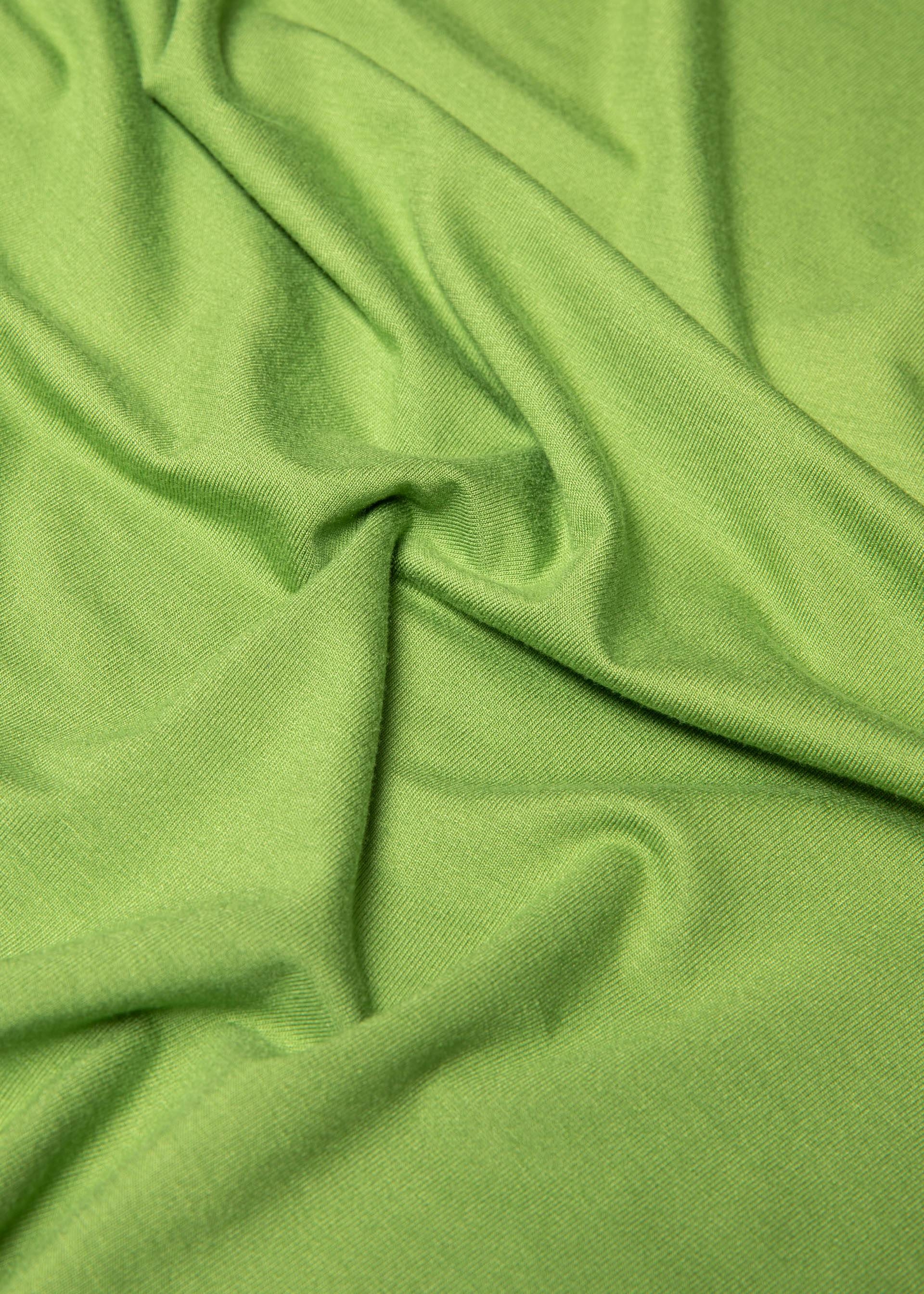 T-shirt-breezy-flowgirl-little-pea-green-ecovero-Blutsgeschwister02