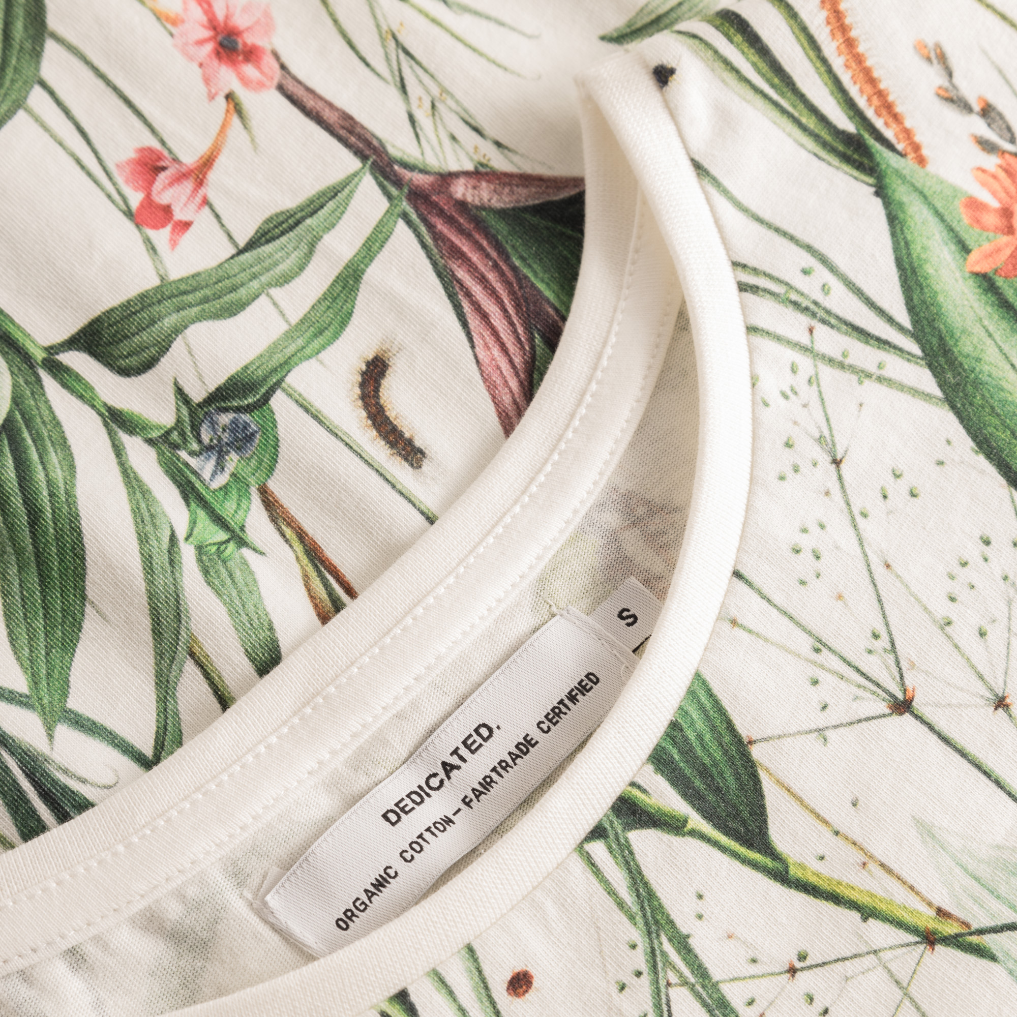 T-shirt Visby Flower Field Off-White - coton biologique - Dedicated 04