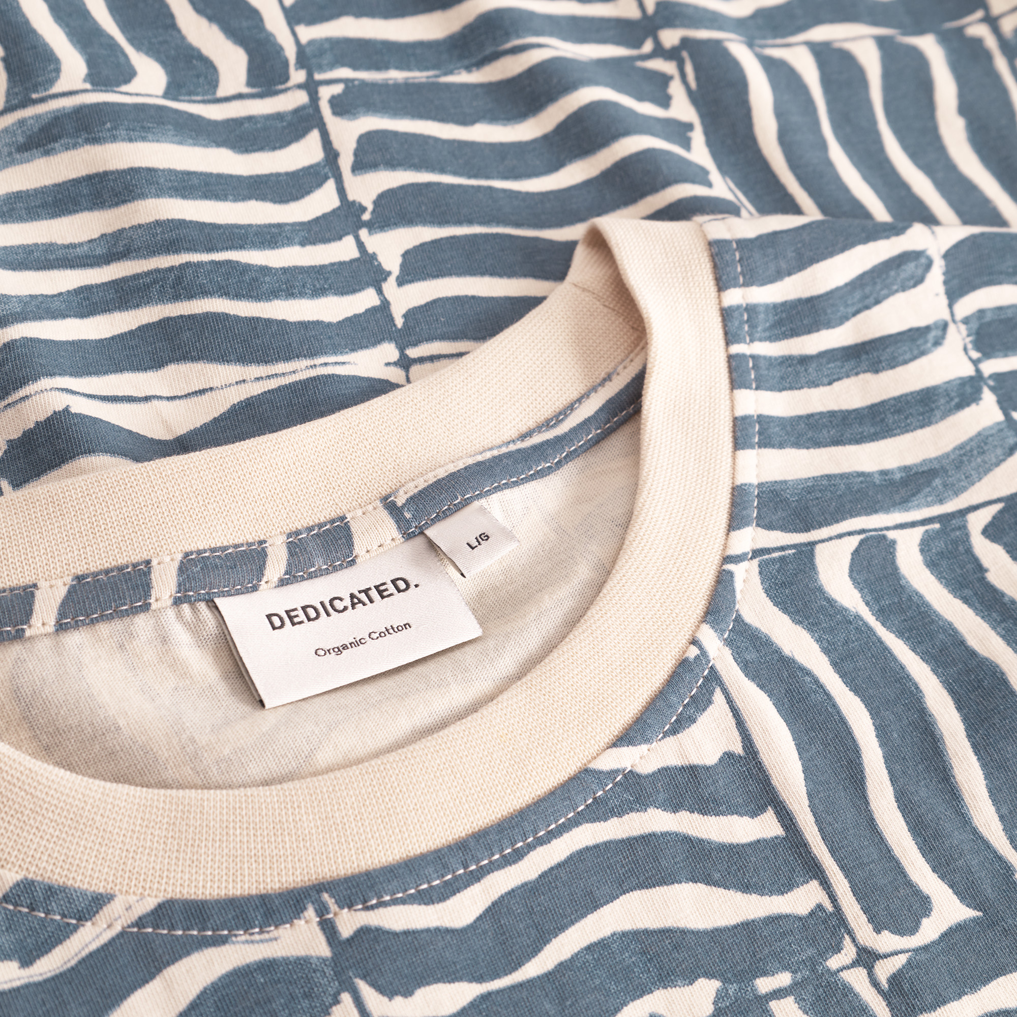 T-shirt Stockholm Wave Tiles Blue - coton biologique - Dedicated 04