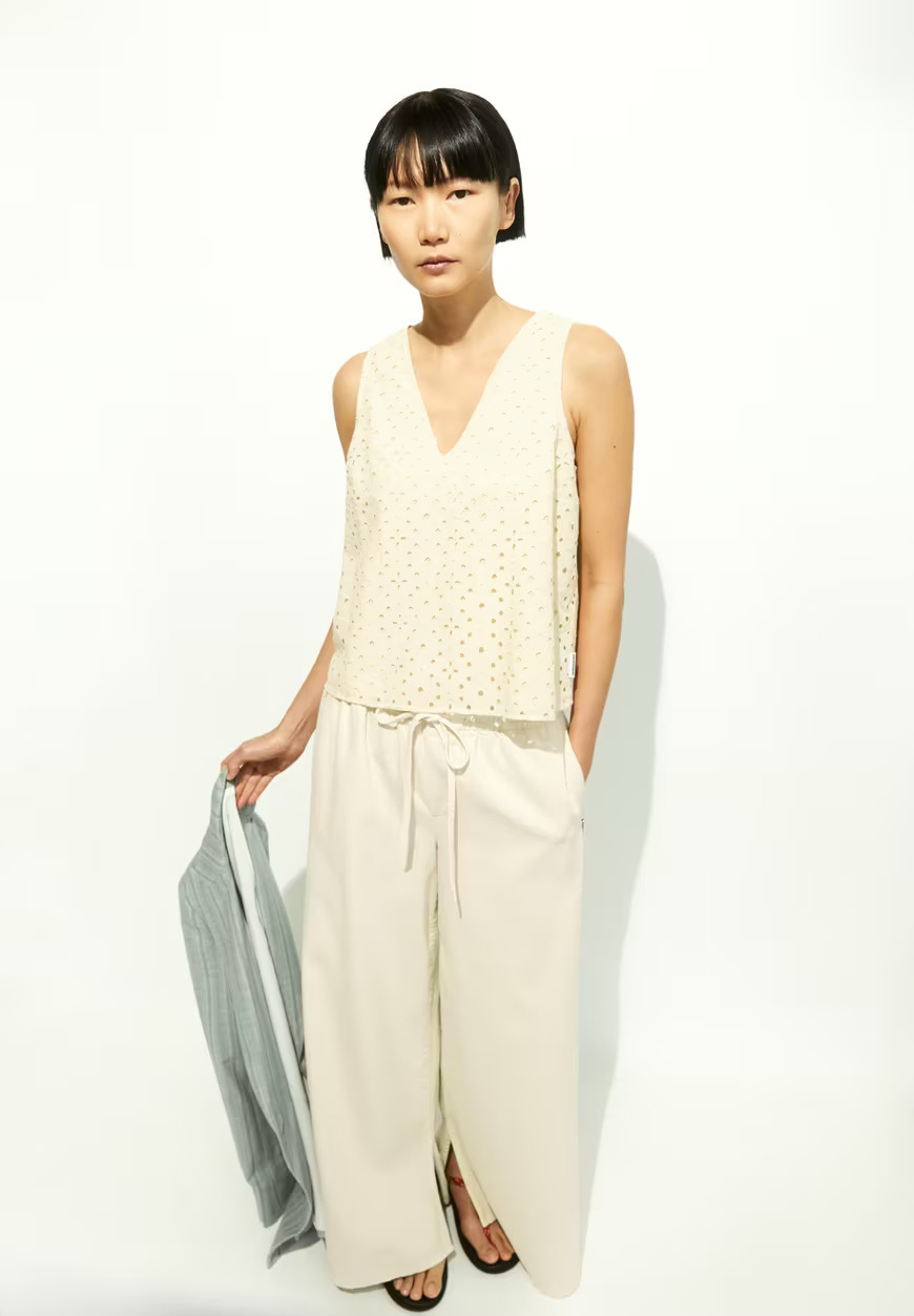 Blouse-Yalinaa-broidery-summer-hay-coton-biologique-polyester-recyclé-Armed-Angels04