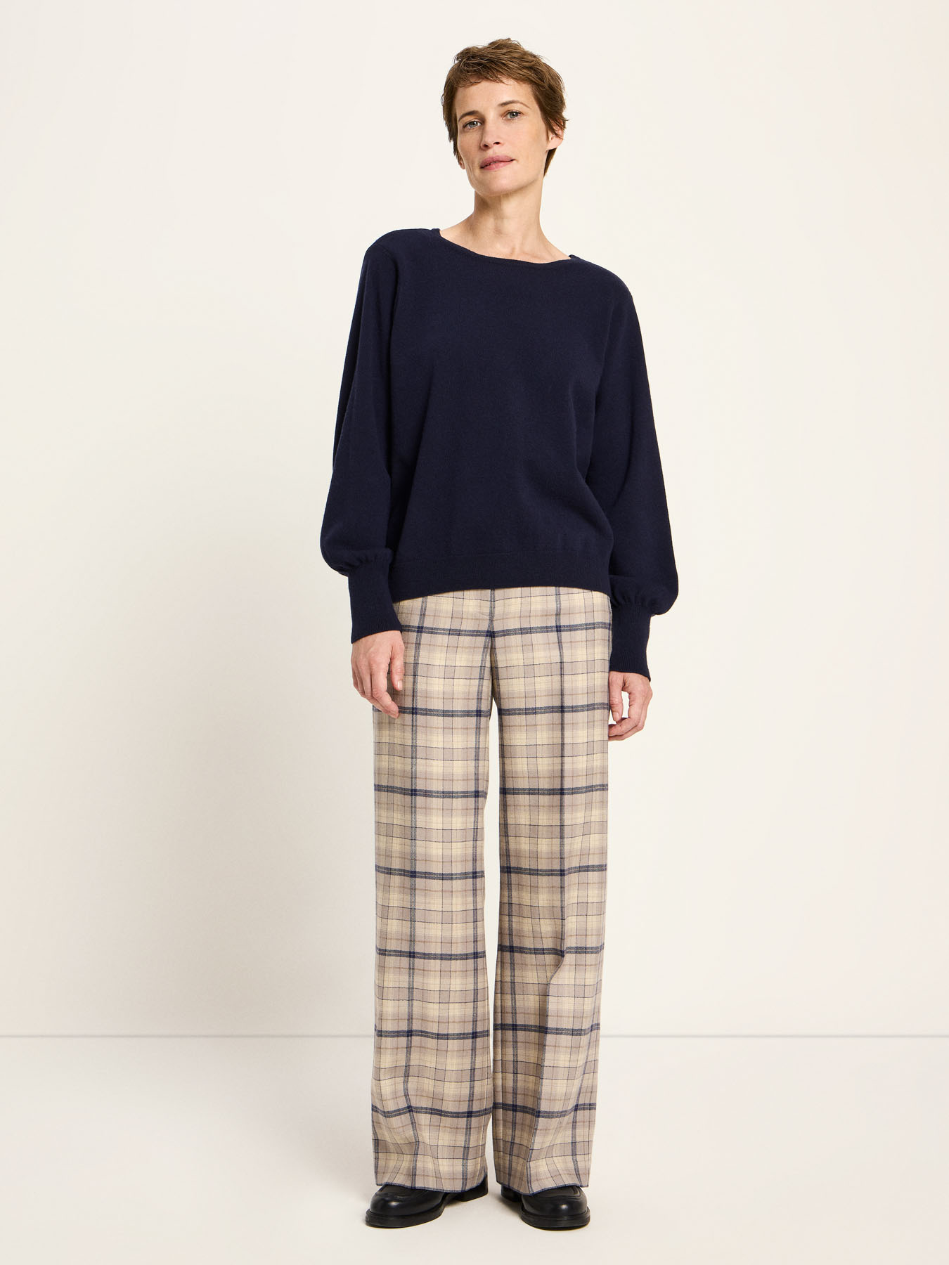 Pull-Zuzanna-midnight-blue-laine-vierge-cachemire-Lanius05