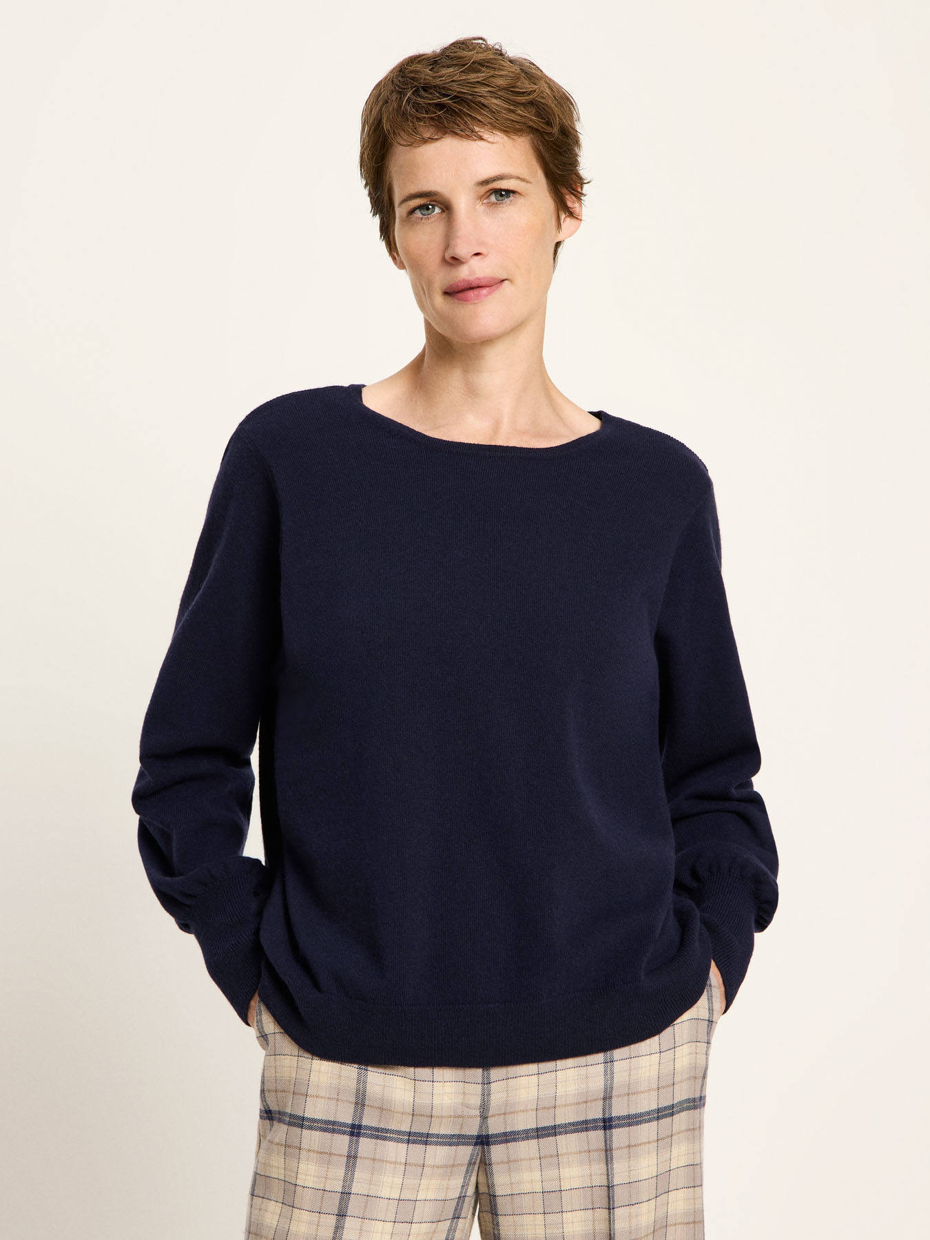 Pull-Zuzanna-midnight-blue-laine-vierge-cachemire-Lanius01