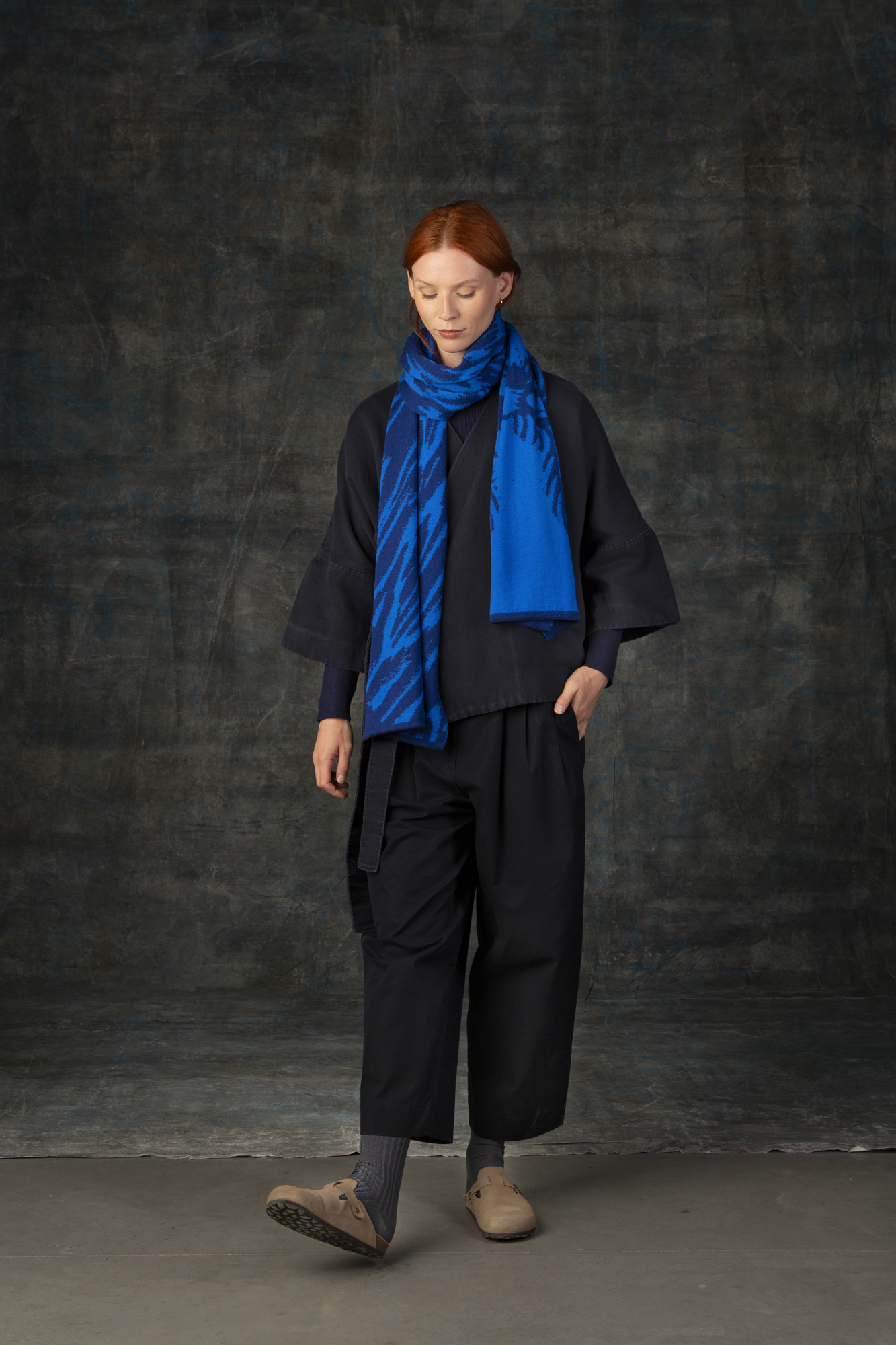 Echarpe-Cerura-Maxi-Ink-laine-merinos-Wolvis03