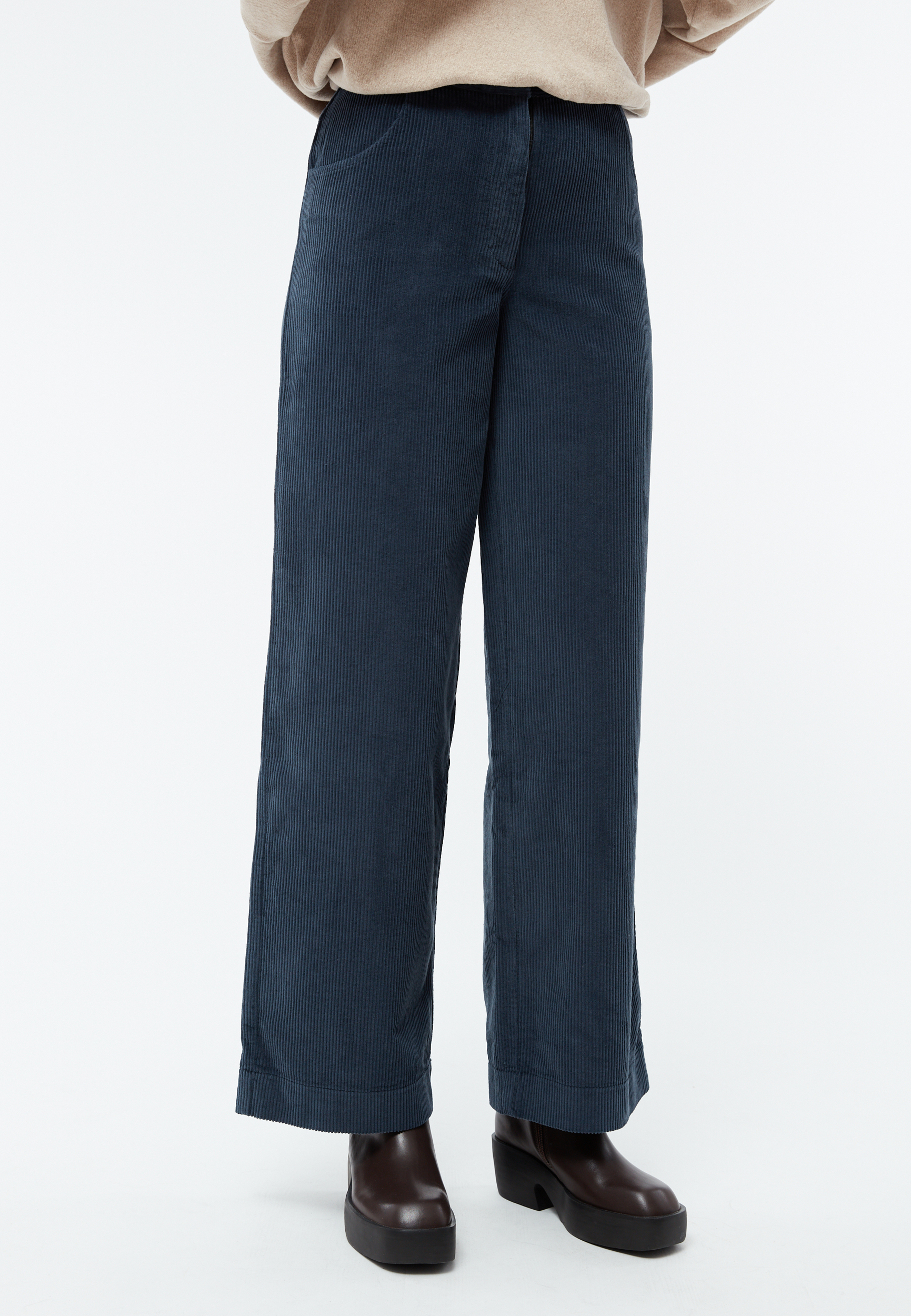 Pantalon-Elena-midnight-blue-velours-coton-biologique-Givn01