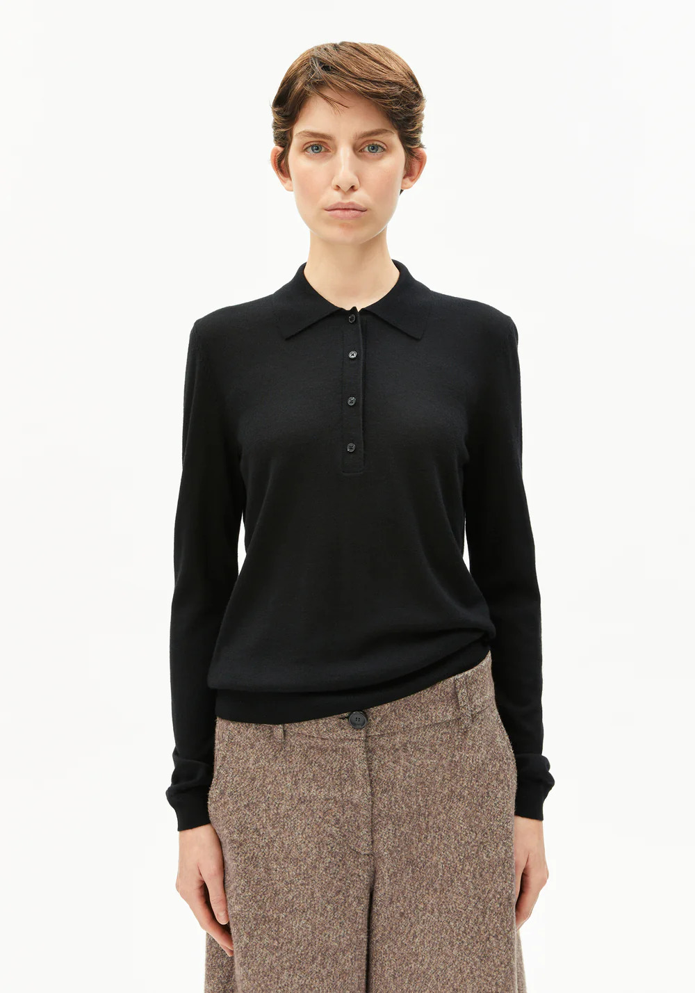 Pull-Maargo-tinted-navy-laine-merino-Armed-Angels01