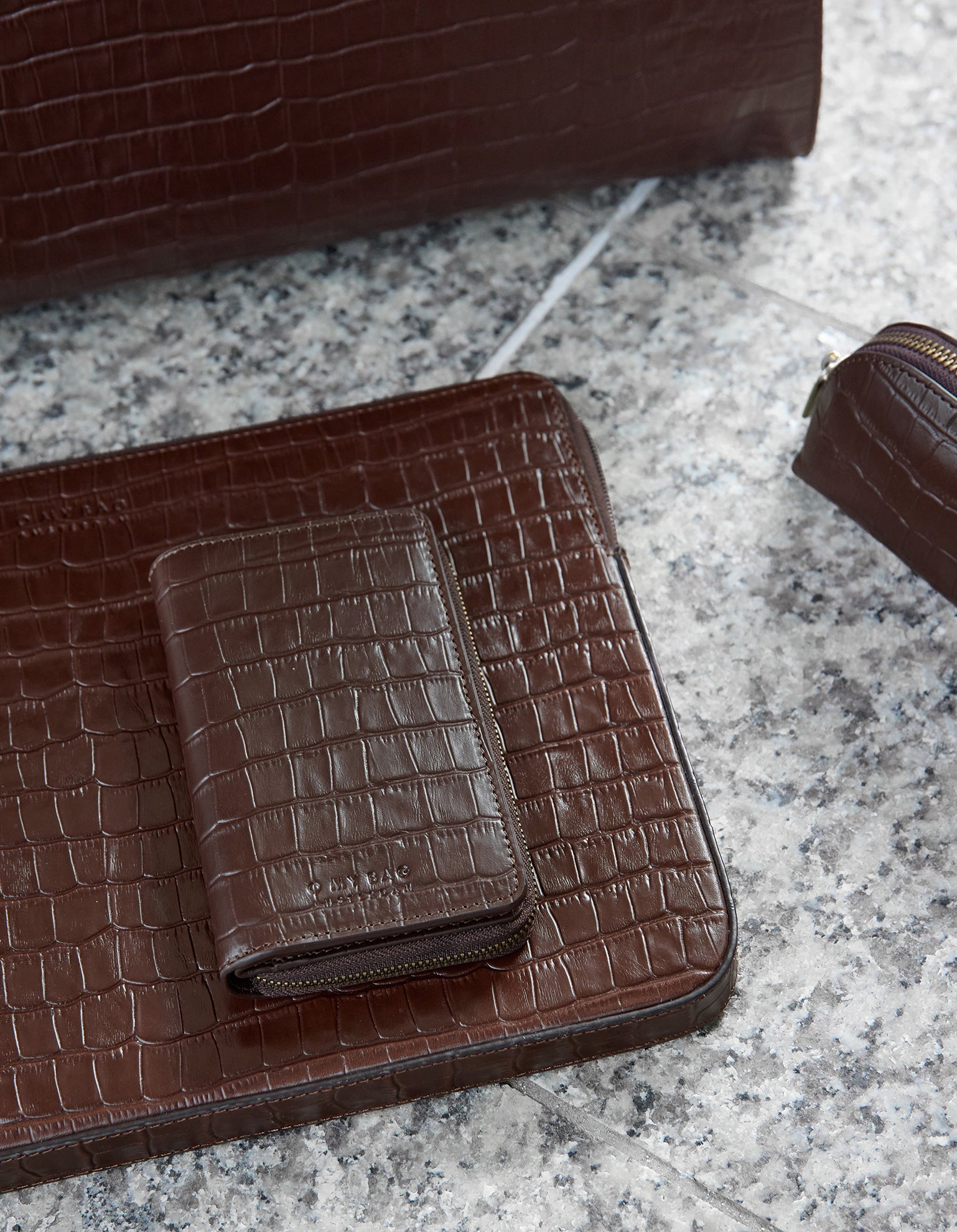 Portefeuille-jett-chocolate-croco-print-leather-O-my-Bag05