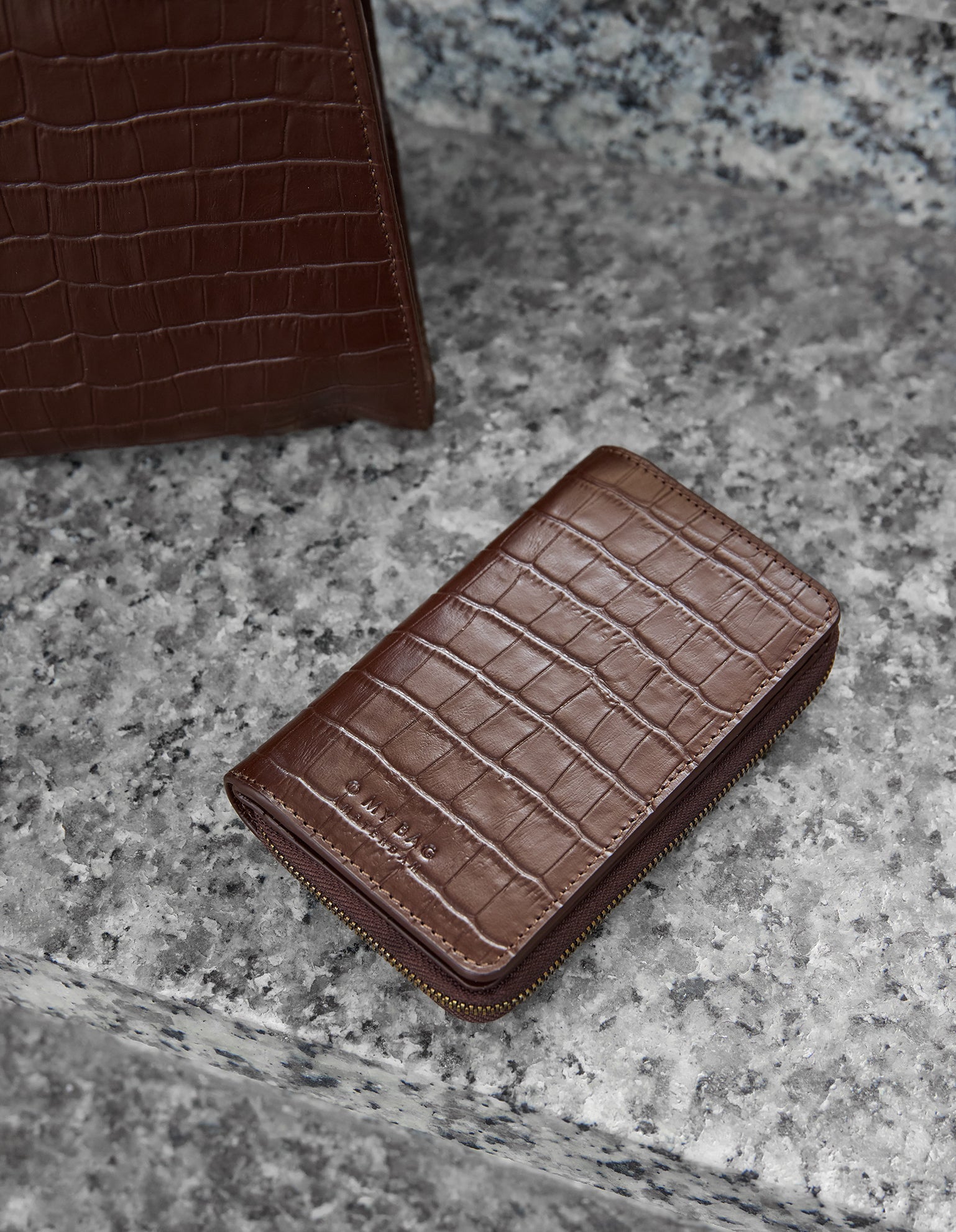Portefeuille-jett-chocolate-croco-print-leather-O-my-Bag01