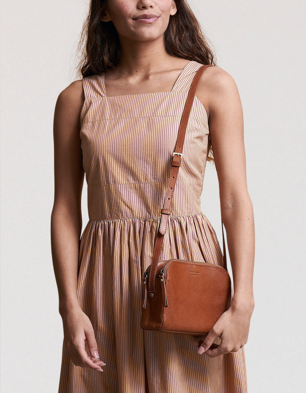 Sac-Emily-leather-strap-cognac-stromboli-leather-O-my-bag01
