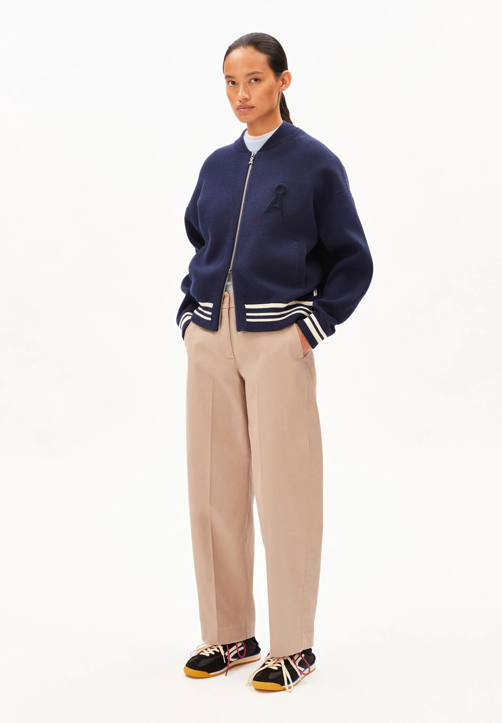 Pantalon-Kaadwi-true-camel-coton-biologique-Armed-angels05