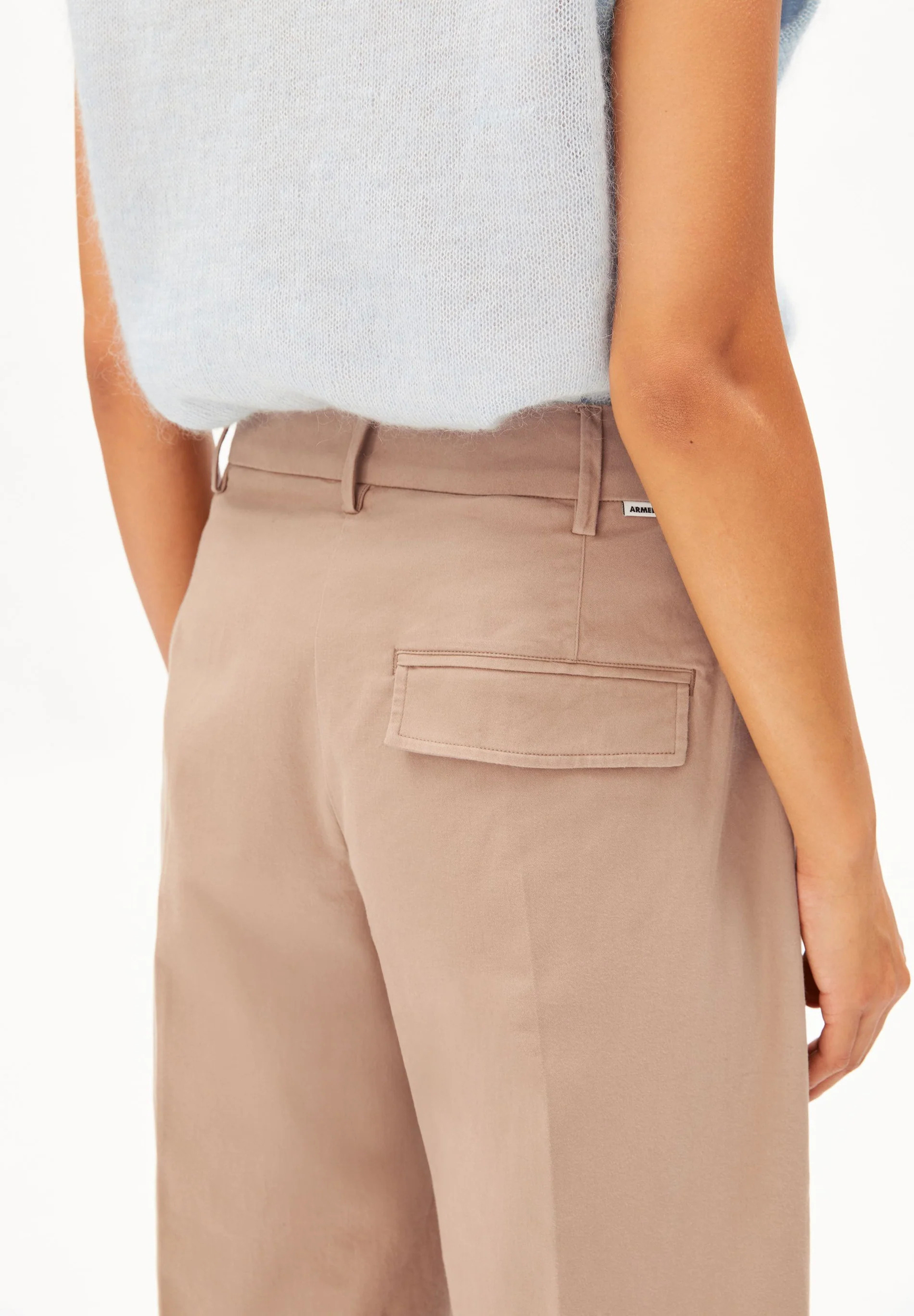 Pantalon-Kaadwi-true-camel-coton-biologique-Armed-angels03