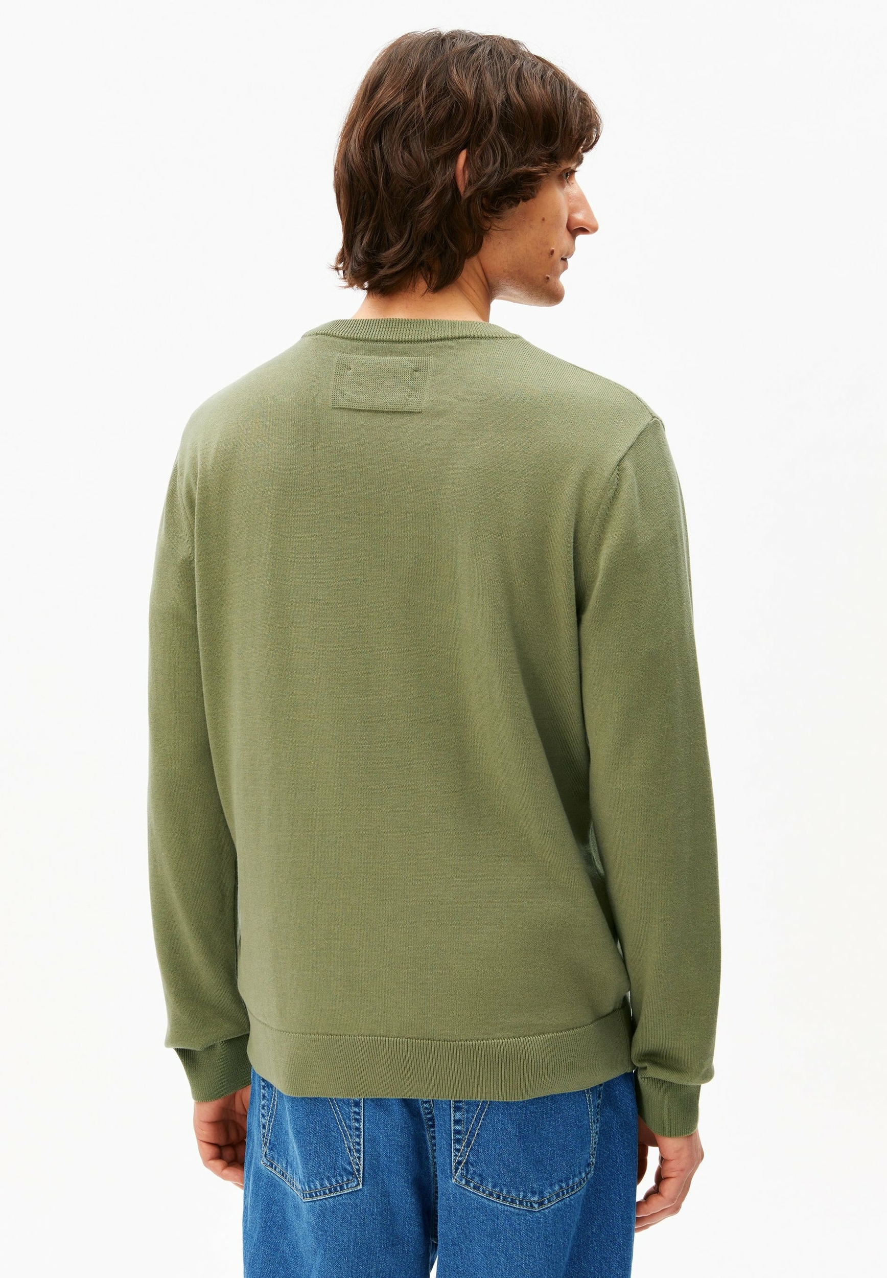 Pull-Loukaa-fatigue-green-coton-biologique-Armed-angels02