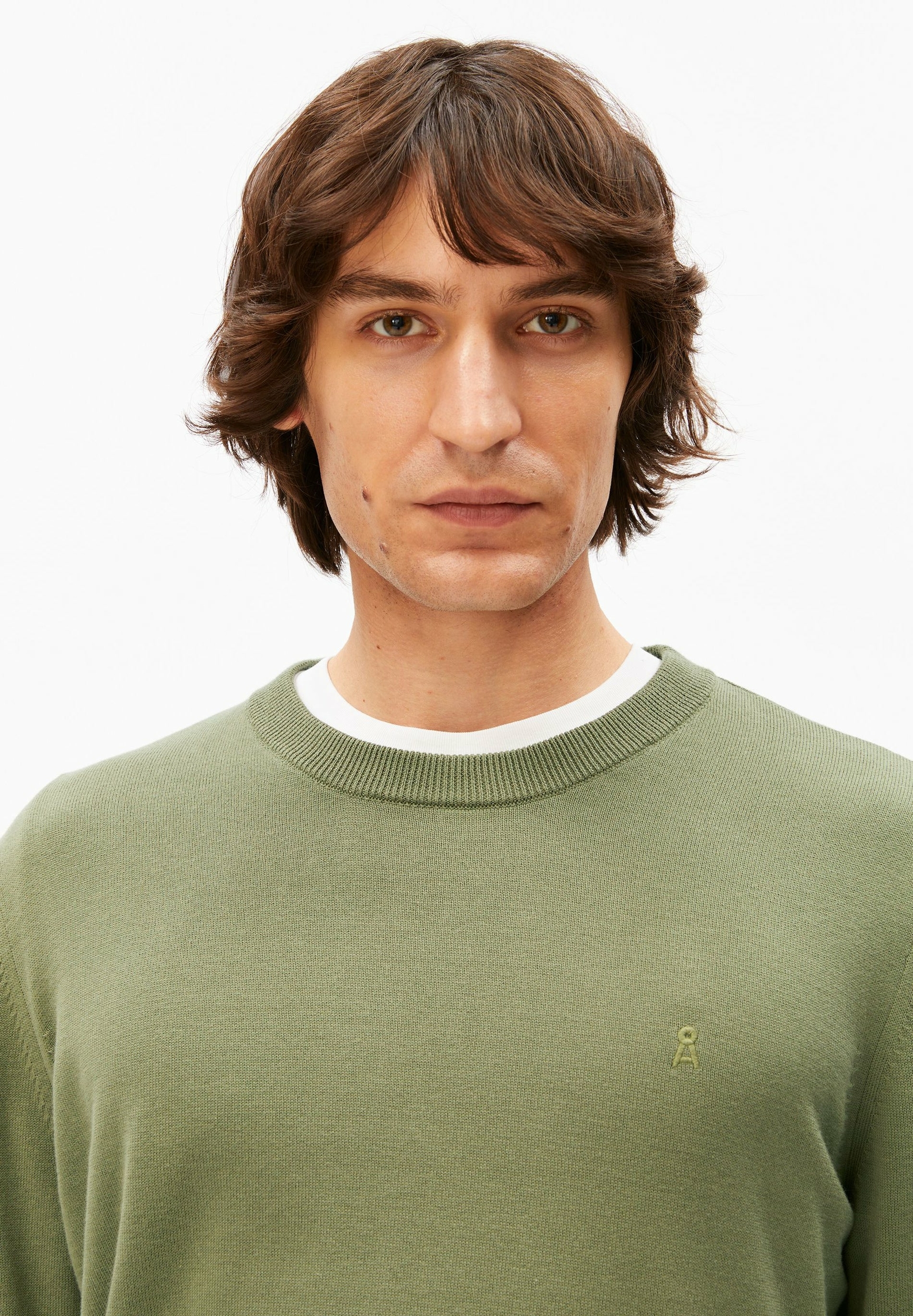 Pull-Loukaa-fatigue-green-coton-biologique-Armed-angels03