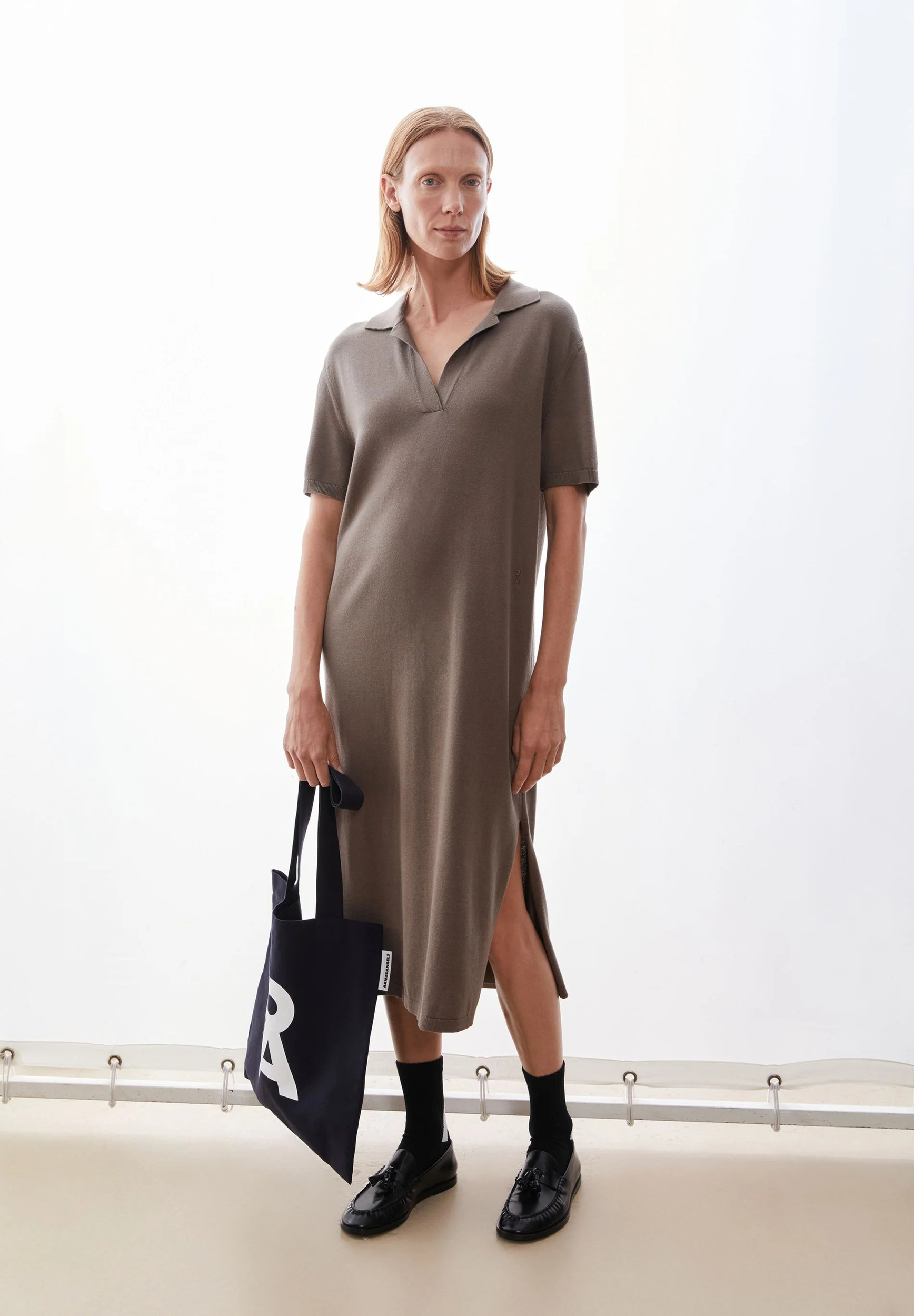 Robe-Fine-Polo-knit-walnut-cream-coton-biologique-modal-Armed-angels04