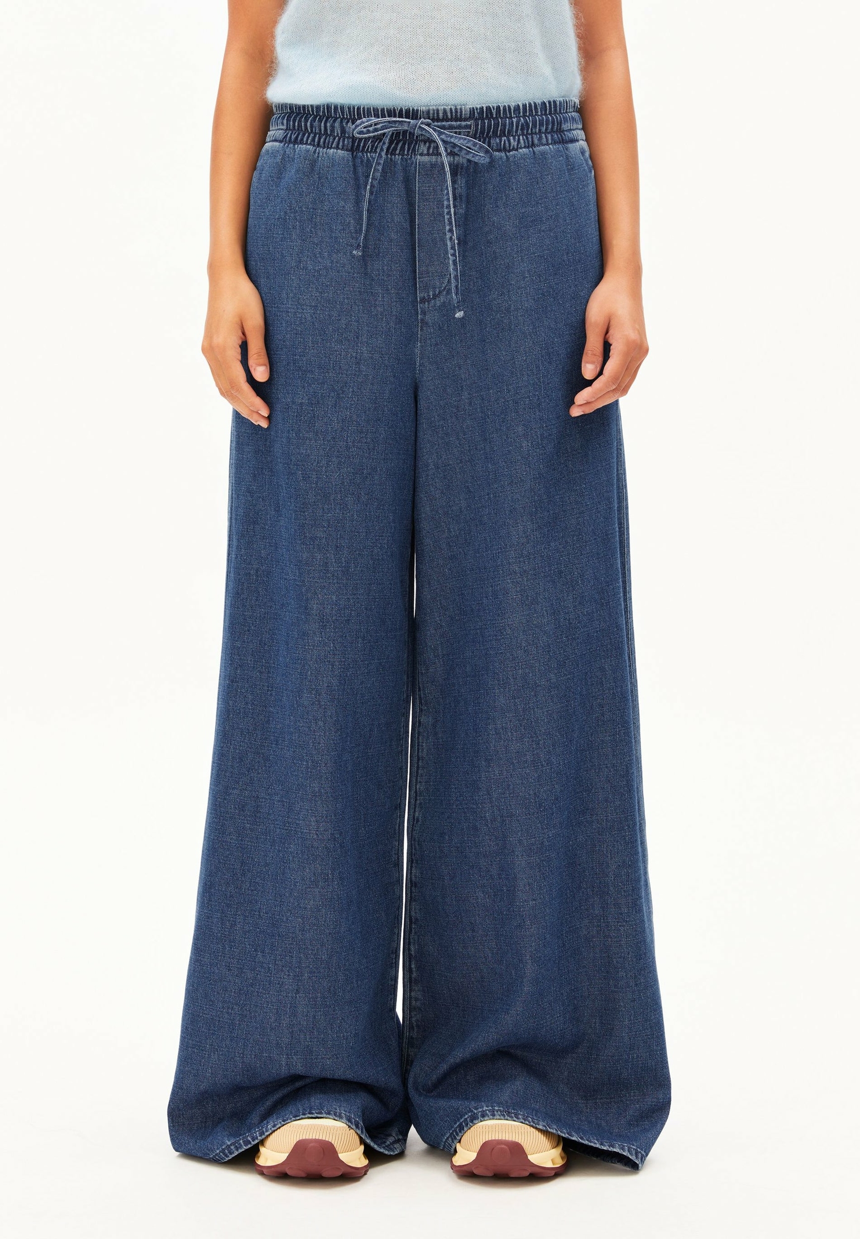 Jeans-Kelaani-eau-coton-biologique-tencel-Armed-Angels01