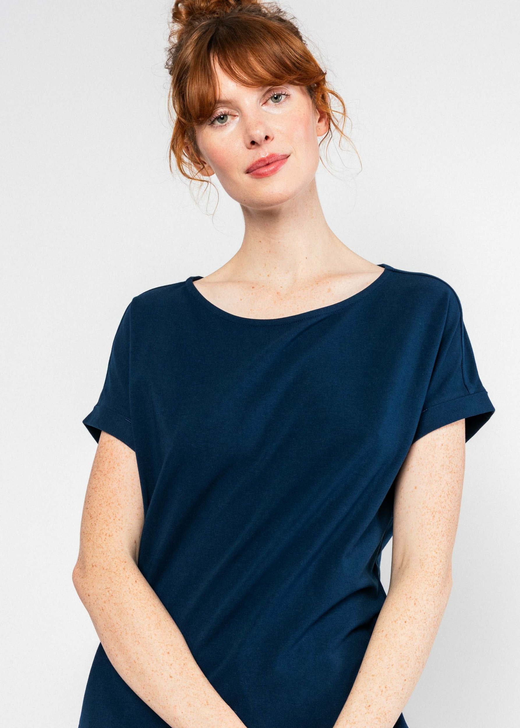 T-shirt-glow-and-grow-summer-ultramarine-blue-coton-biologique-Blutsgeschwister04