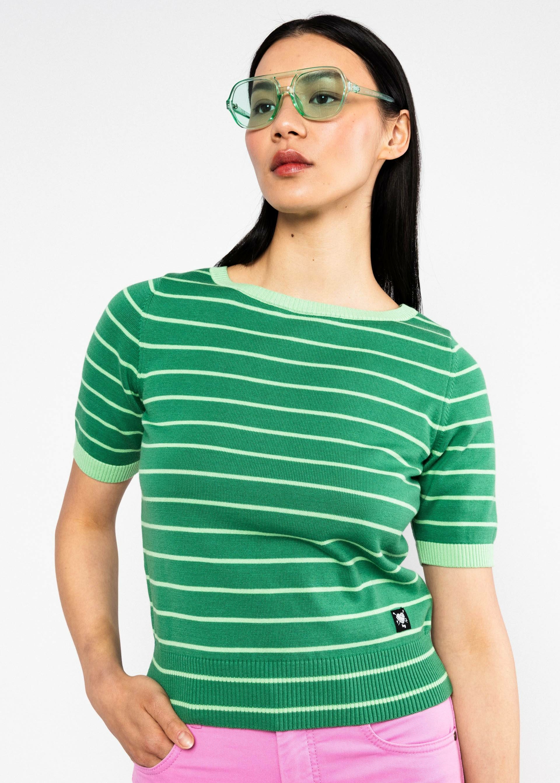 Pull-pretty-preppy-green-picnic-parade-stripe-coton-biologique-Blutsgeschwister01