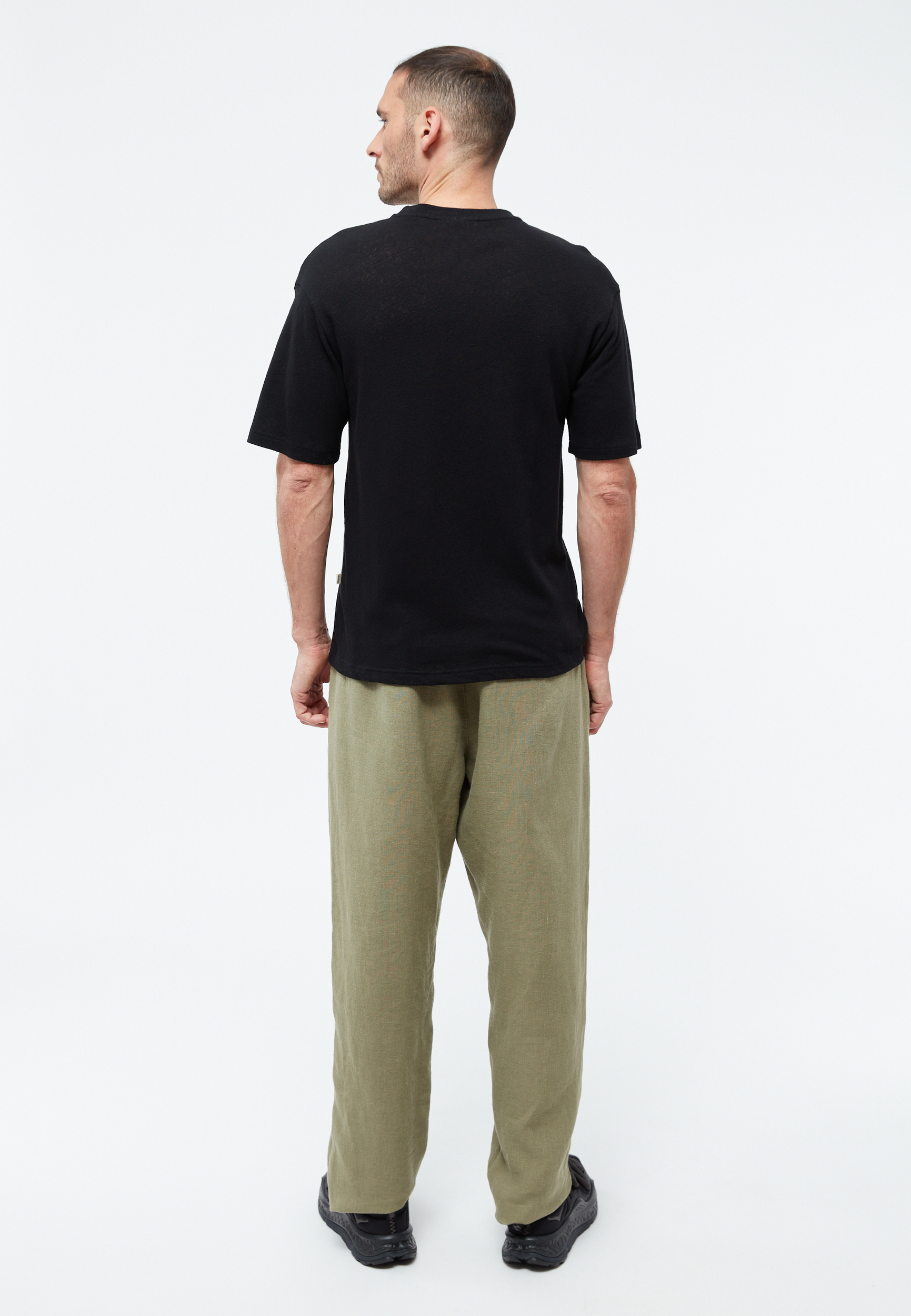 Pantalon-Helge-faded-olive-lin-Givn04