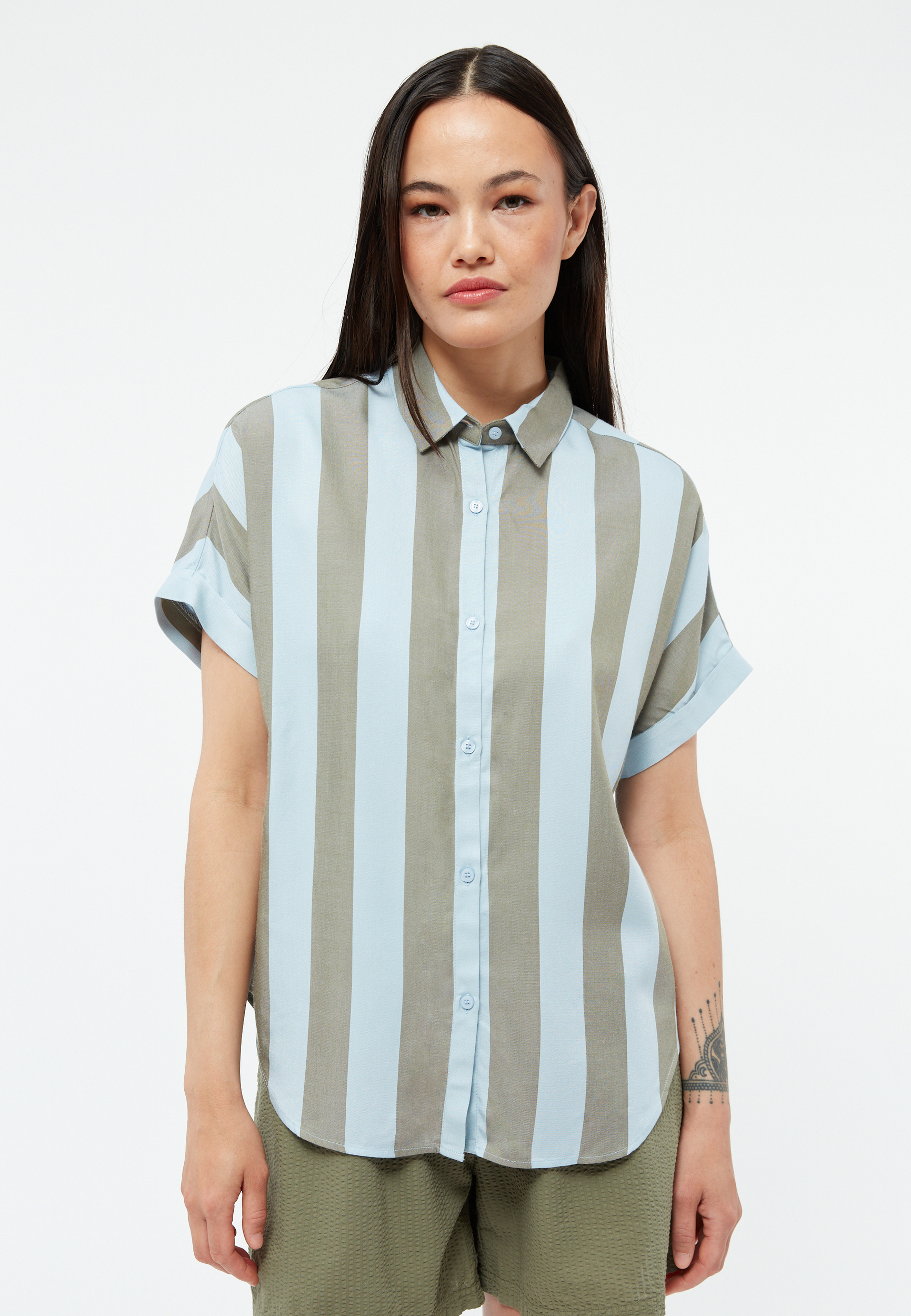 Chemisier-Sarah-stripes-Ice-Water-Blue-faded-olive-viscose-ecovero-Givn01