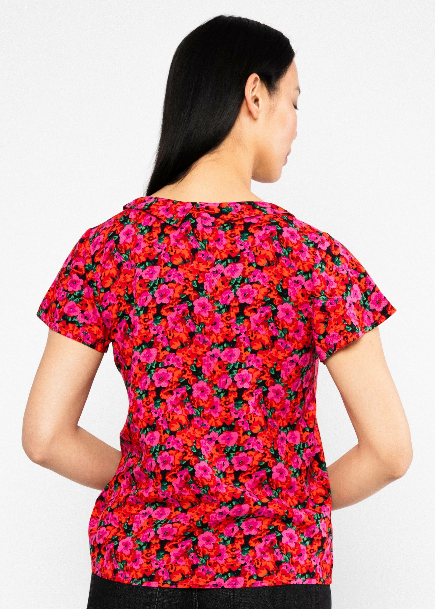 Blouse-feed-the-birds-bed-of-primroses-viscose-ecovero-Blutsgeschwister03