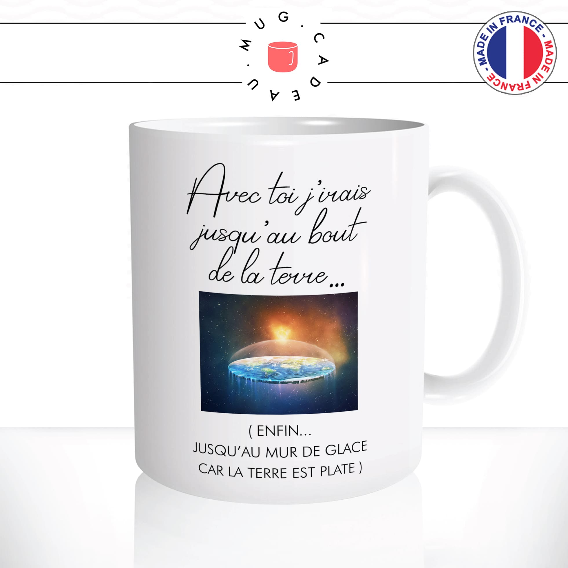 mug-tasse-blanche-couple-platiste-terre-plate-logo-complot-complotiste-saint-valentin-amour-au-bout-de-la-terre-humour-idée-cadeau-originale2