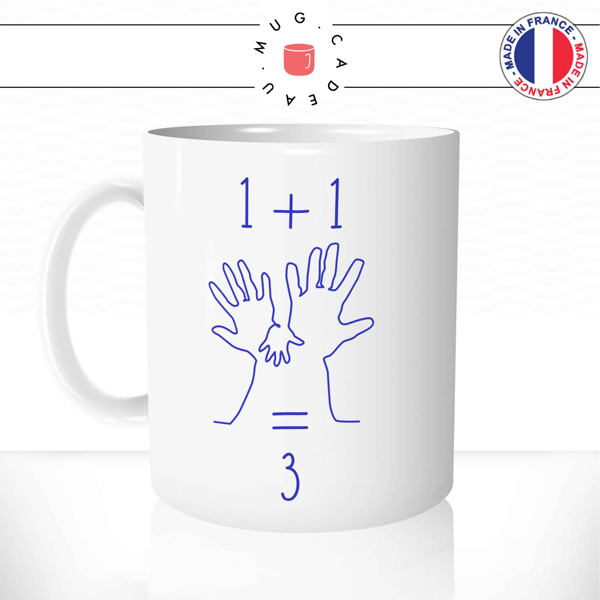 mug-tasse-ref3-naissance-mains-maman-papa-bebe-enfant-1+1=3-un-plus-egal-trois-dessin-bleu-garcon-cafe-the-mugs-tasses-personnalise-anse-gauche