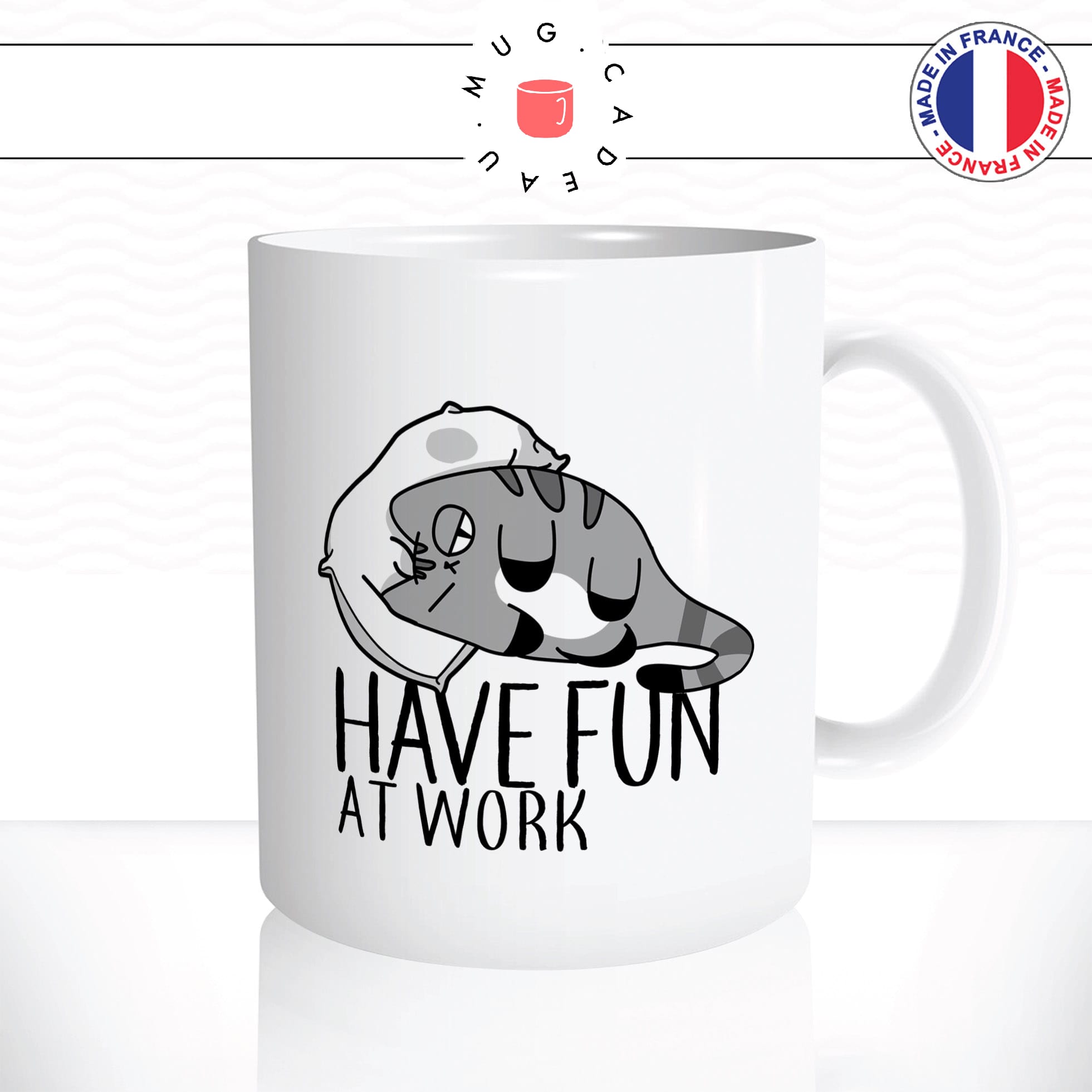 mug-tasse-chat-chaton-blanc-cat-have-fun-at-work-travail-sieste-dormir-dors-content-heureux-ironique-drole-humour-idee-cadeau-cool-fun-original-personnalisé