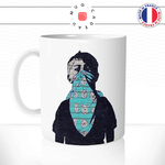 mug-tasse-ref11-art-artiste-bansky-tag-graff-enfant-foulard-bleu-winnie-ourson-briques-cafe-the-mugs-tasses-personnalise-original-anse-gauche