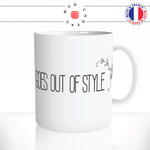mug-tasse-ref18-citation-heureuse-being-happy-never-out-style-cafe-the-mugs-tasses-personnalise-anse-droite