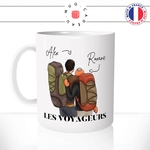 mug-tasse-blanc-brillant-cadeau-les-voyageurs-couple-voyage-back-pack-sac-a-dos-prenoms-tour-du-monde-café-thé-personnalisé-personnalisable