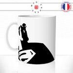 mug-tasse-ref20-super-hero-super-man-noir-et-blanc-insigne-regard-en-lair-cafe-the-mugs-tasses-personnalise-anse-gauche