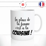 mug-tasse-la-place-de-la-femme-cestèà-la-couisine-cuisine-meme-internet-noir-vidéo-offrir-fun-humour-idée-cadeau-original-personnalisée2-min