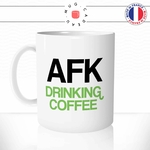 mug-tasse-geek-afk-away-from-keybord-gamer-jeux-video-drinking-coffee-café-thé-humour-irl-fun-idée-cadeau-original-personnalisée-min