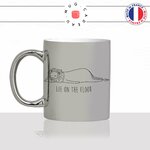 mug-tasse-silver-argenté-lion-lie-on-the-floor-flemme-dessin-drole-mignon-animal-noir-fun-café-thé-idée-cadeau-original-personnalisé-min