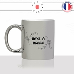 mug-tasse-argent-argenté-silver-have-a-break-have-a-cake-gouter-pause-boulot-kitkat-chocolat-collegue-humour-idée-cadeau-fun-cool-café-thé-min