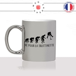 mug-tasse-argent-argenté-silver-né-pour-la-trottinette-evolution-humaine-singe-sport-garcon-bike-humour-idée-cadeau-fun-cool-café-thé