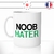 mug-tasse-noob-hater-débutant-gamer-geek-jeux-video-offrir-fun-humour-idée-cadeau-original-personnalisée-min