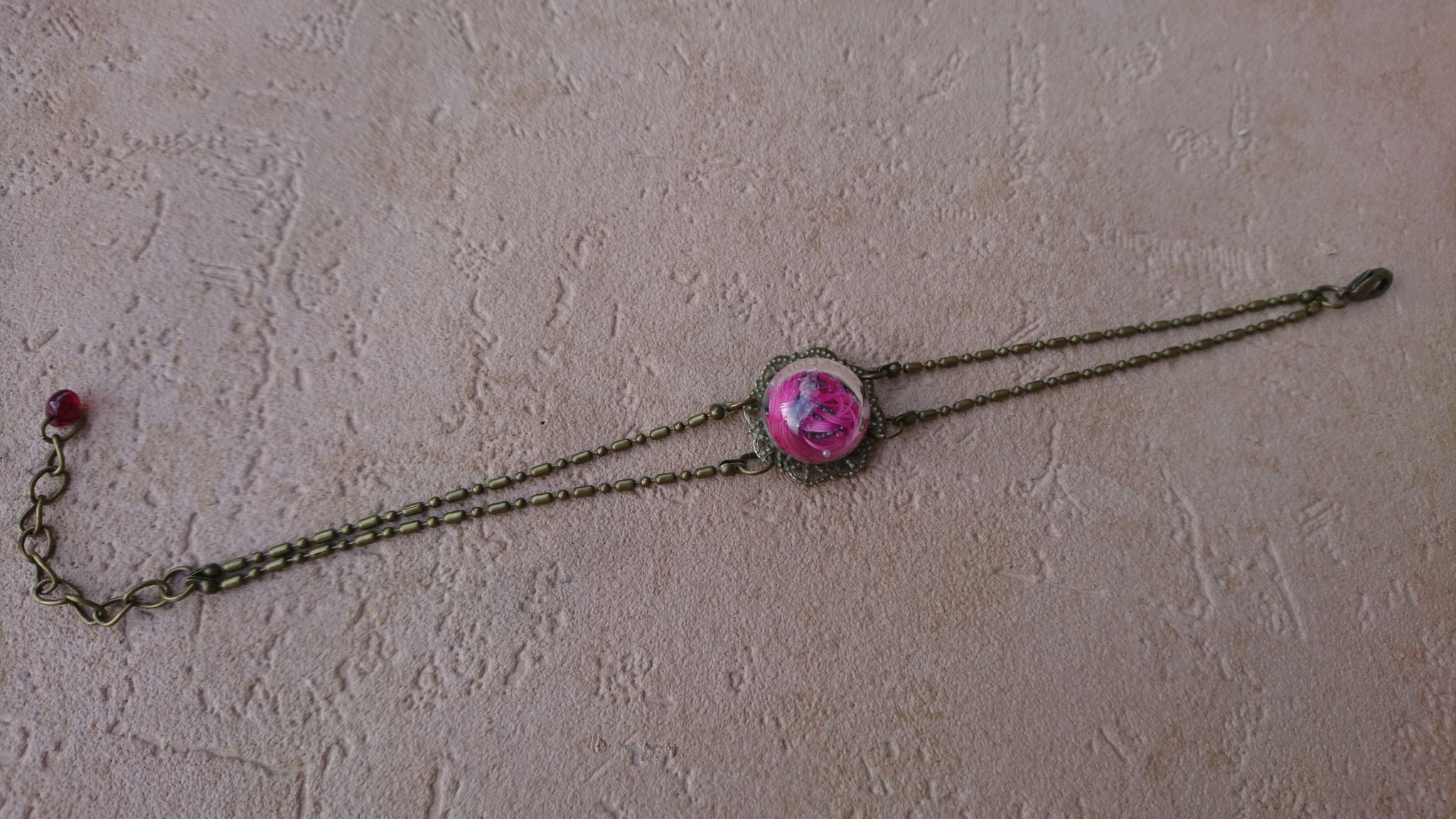 bracelet verre plume rose (2)