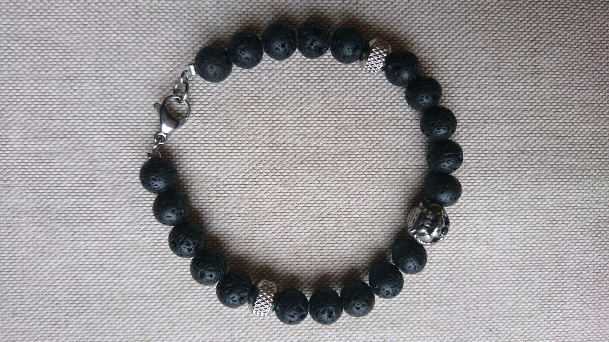 bracelet homme pierre lave basalte noir et inox tigre (2)