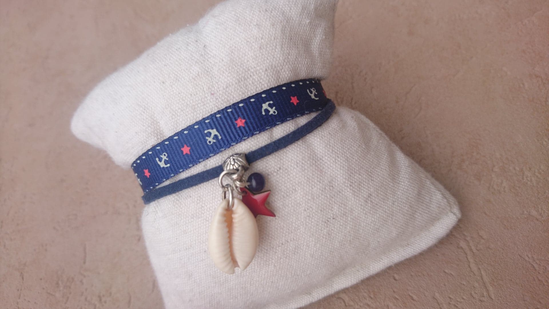 Bracelet tissu bleu marine & coquillage