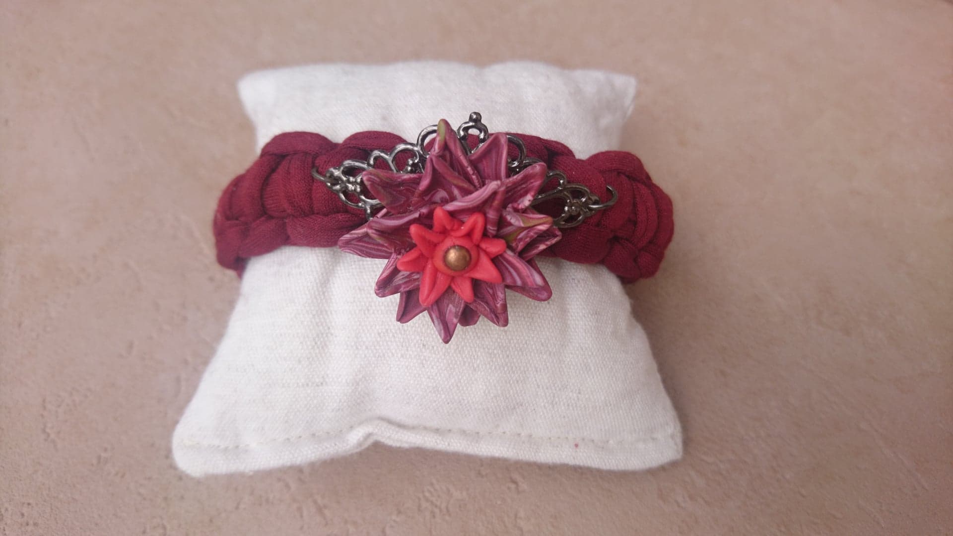 bracelet macramé trapilho fleur bordeaux (3)