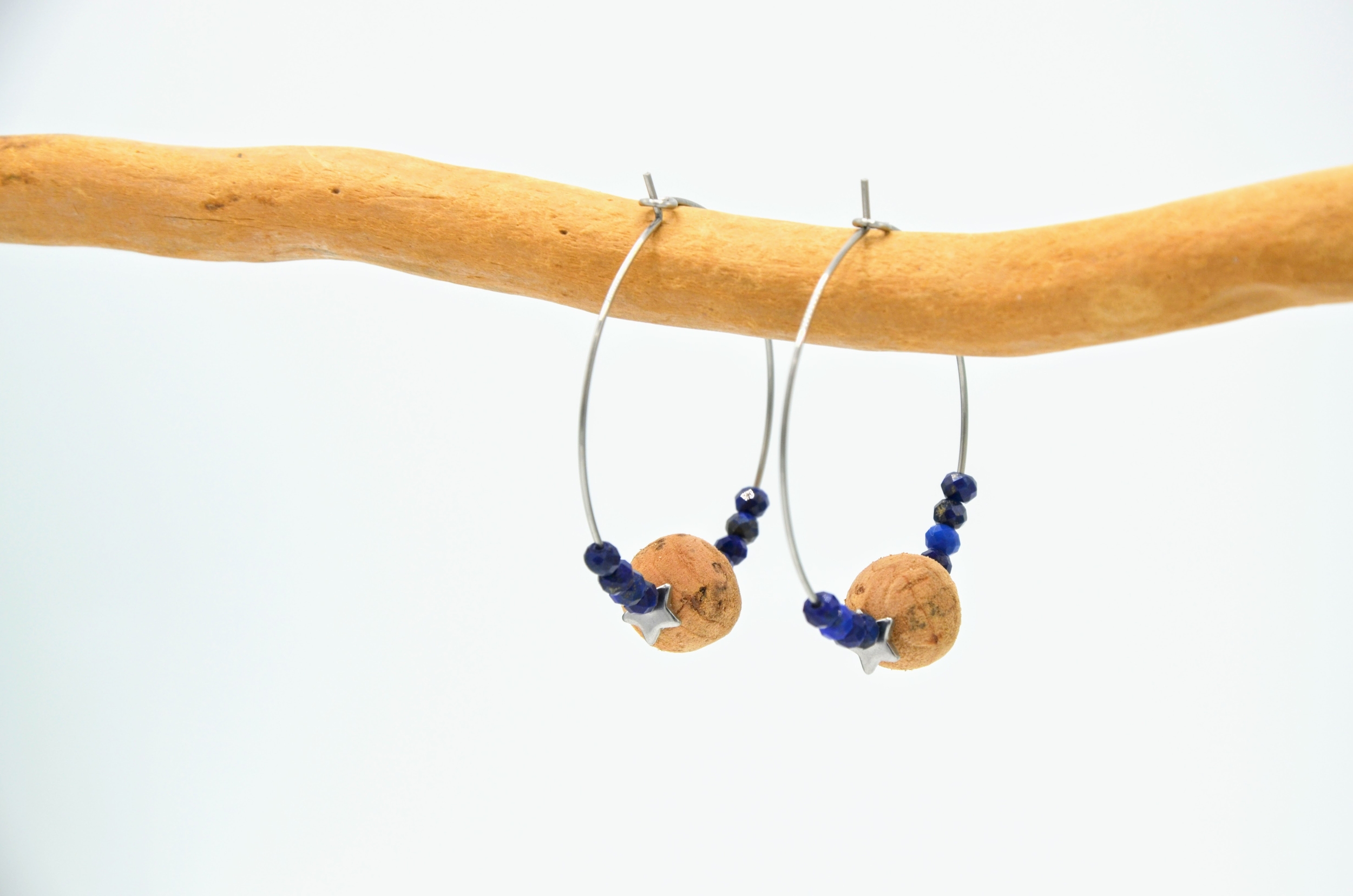 Boucles d\'oreilles grandes créoles en acier chirurgical - Liège & Lapis lazuli