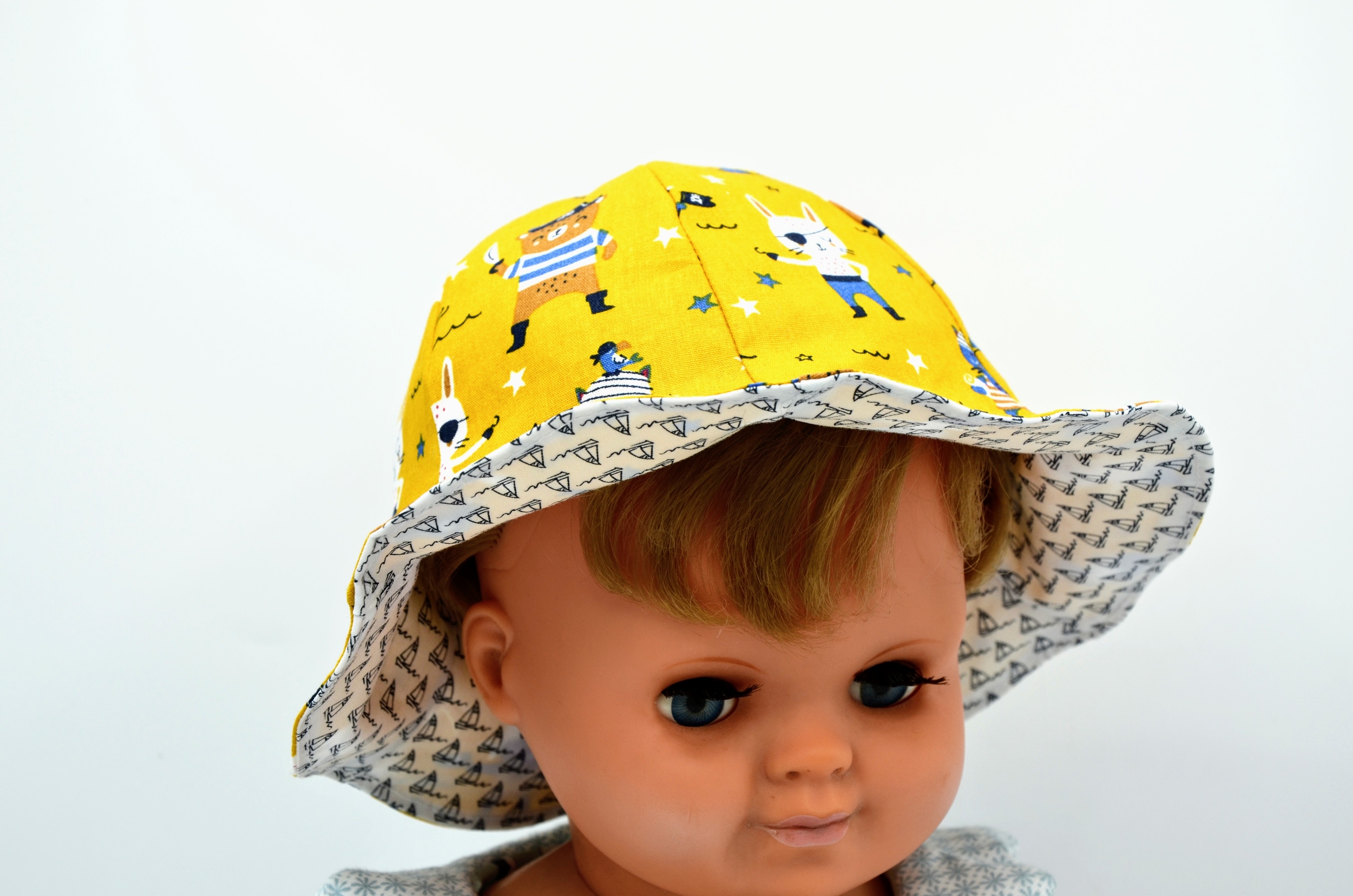 bob chapeau réversible coton enfant bébé animaux pirates bateaux jaune moutarde bleu blanc