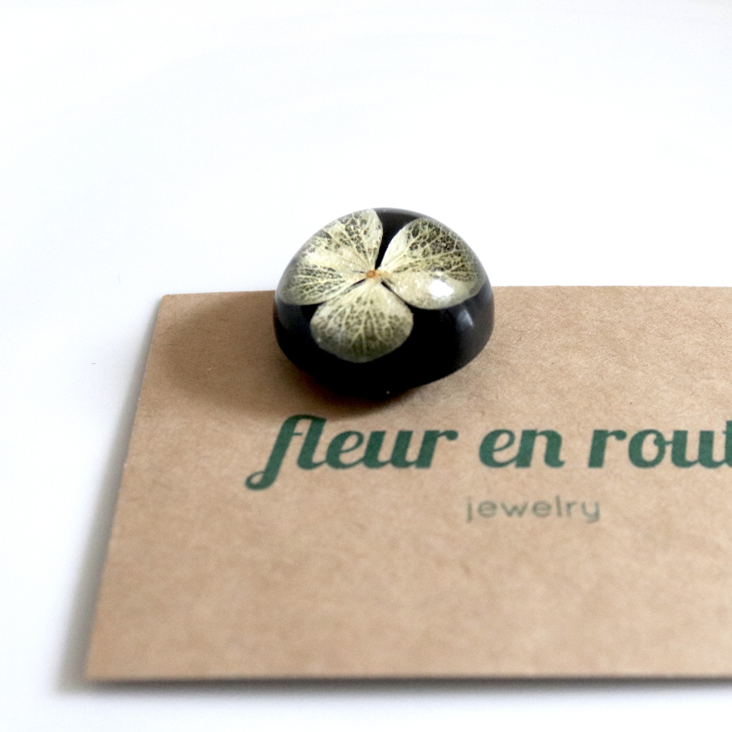 magnet aimant résine fleur séchée rond noir hortensia (2)